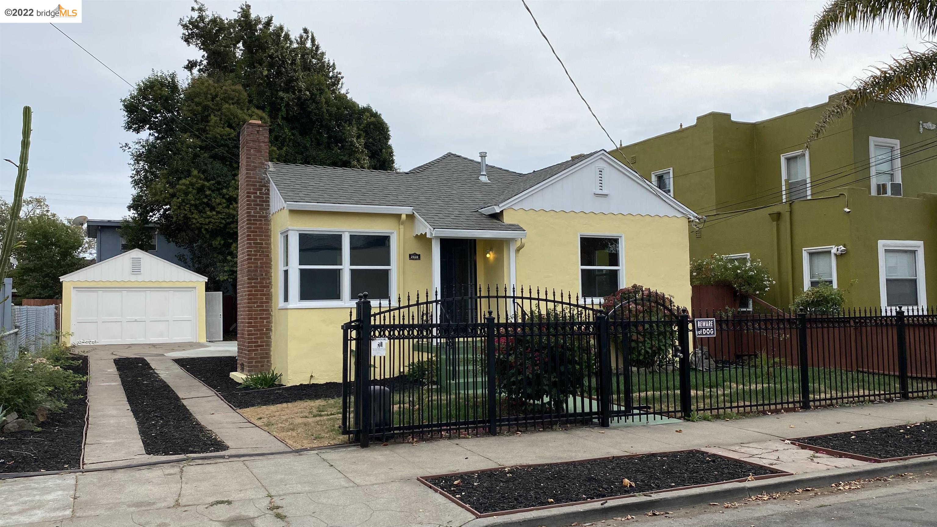 Detail Gallery Image 1 of 1 For 2508 108th Ave, Oakland,  CA 94603 - 2 Beds | 1 Baths
