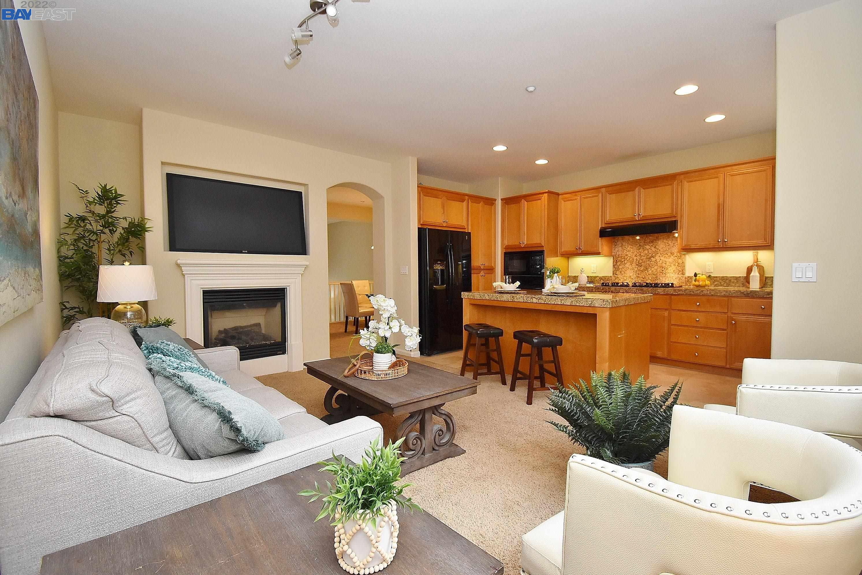 Detail Gallery Image 1 of 1 For 8896 Bellina Cmns, Dublin,  CA 94568 - 3 Beds | 2/1 Baths