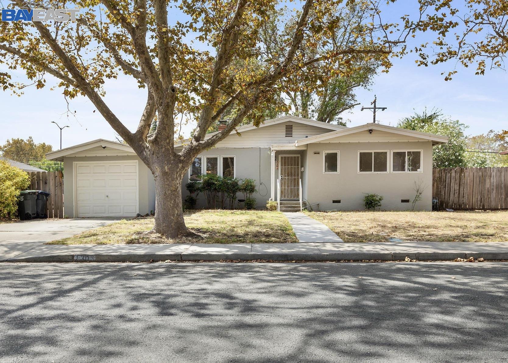 Detail Gallery Image 1 of 1 For 1305 Maryland St, Fairfield,  CA 94533 - 3 Beds | 1 Baths