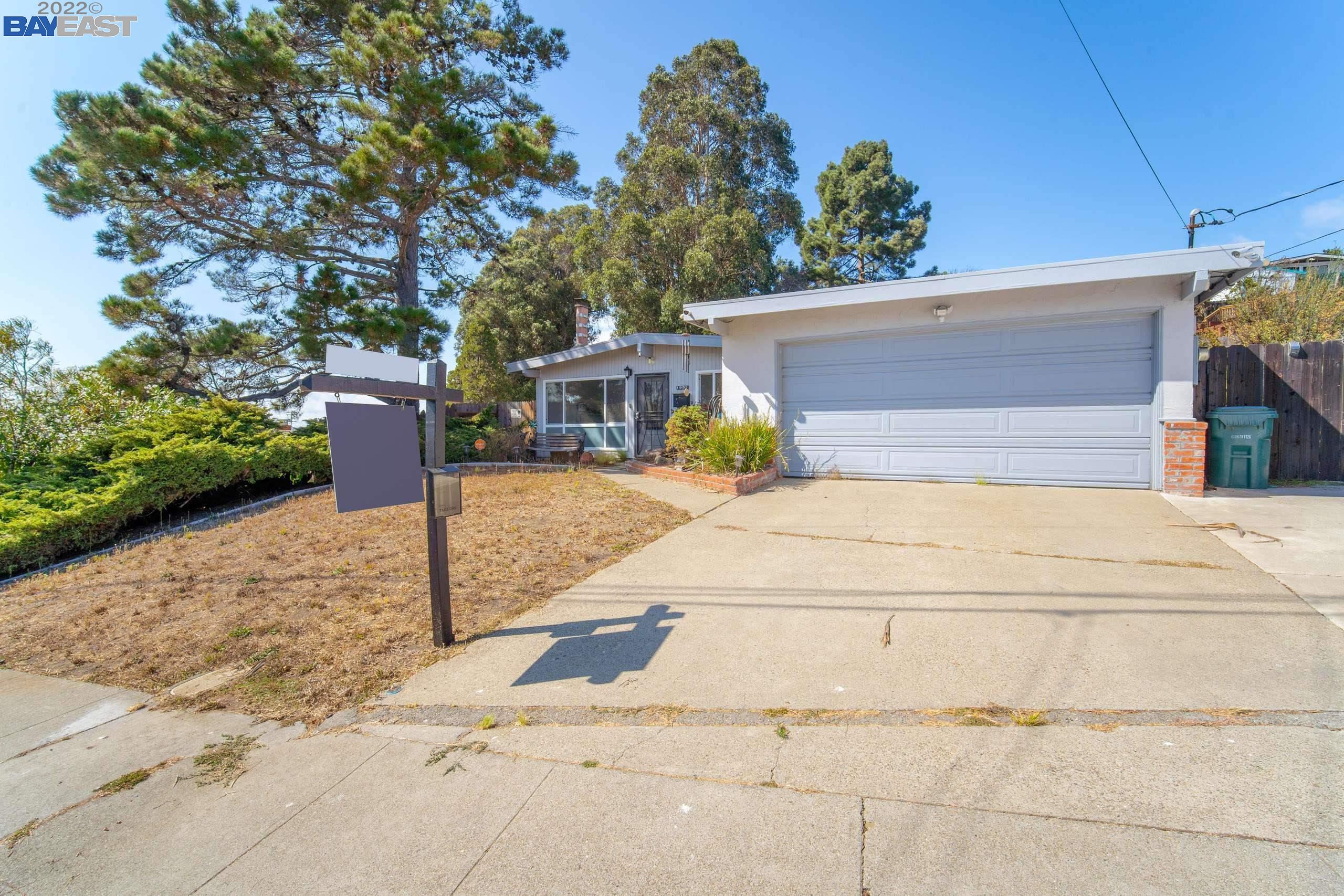 Detail Gallery Image 1 of 1 For 1951 Espanola Dr, San Pablo,  CA 94806 - 3 Beds | 2 Baths