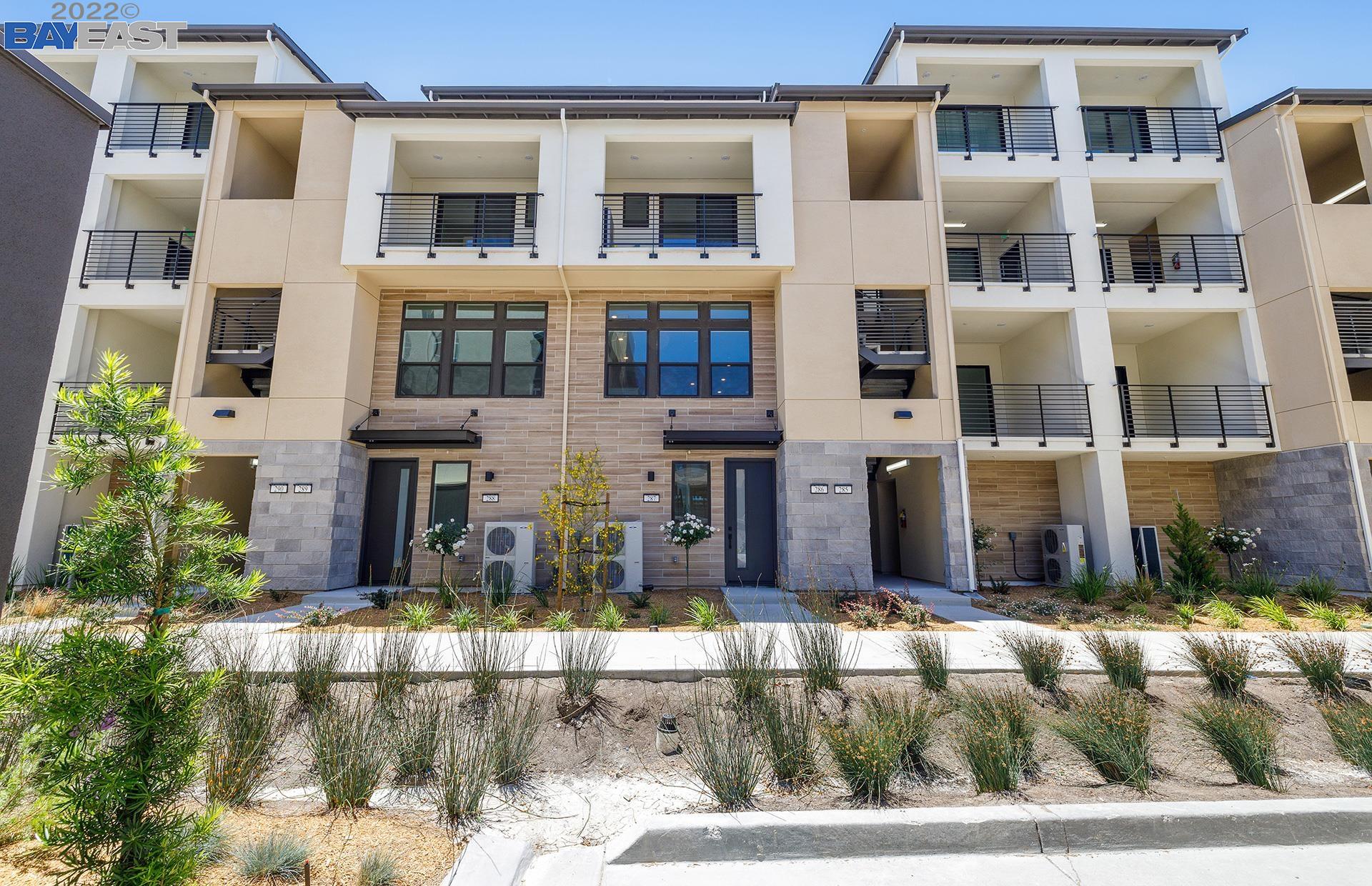 Detail Gallery Image 1 of 1 For 287 Waters Park Circle, San Mateo,  CA 94403 - 2 Beds | 2 Baths