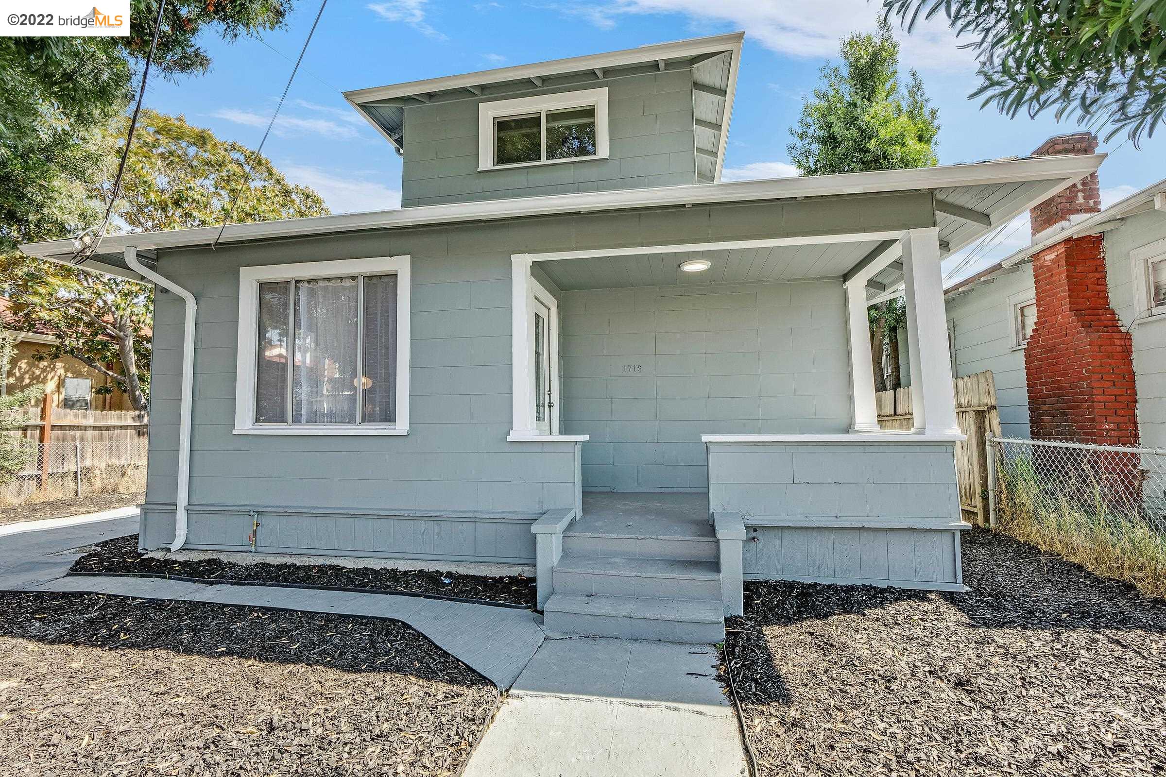 Detail Gallery Image 1 of 1 For 1718 69th Ave, Oakland,  CA 94621 - 3 Beds | 2/1 Baths