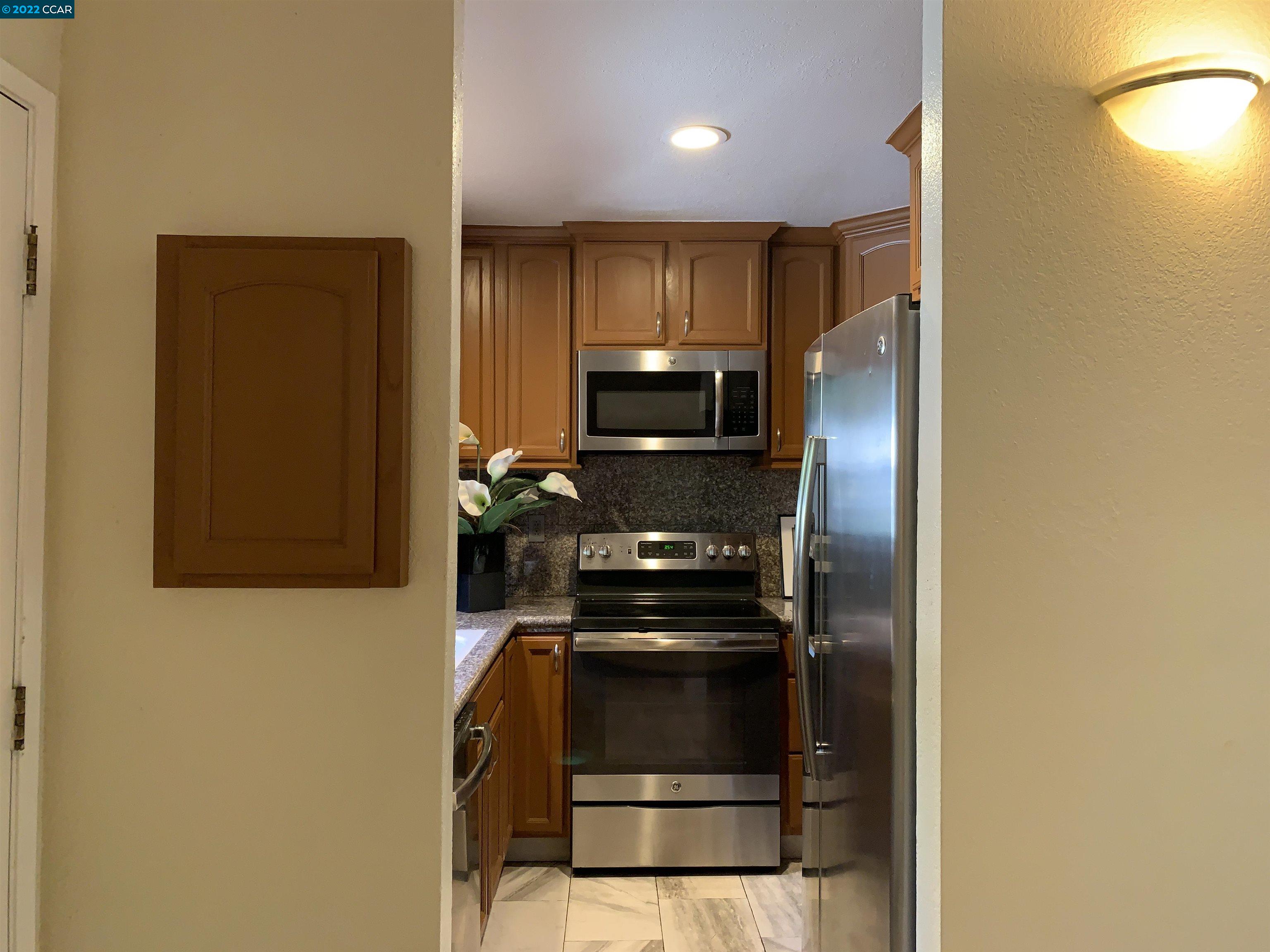 Photo #2: 41009387 Listing 