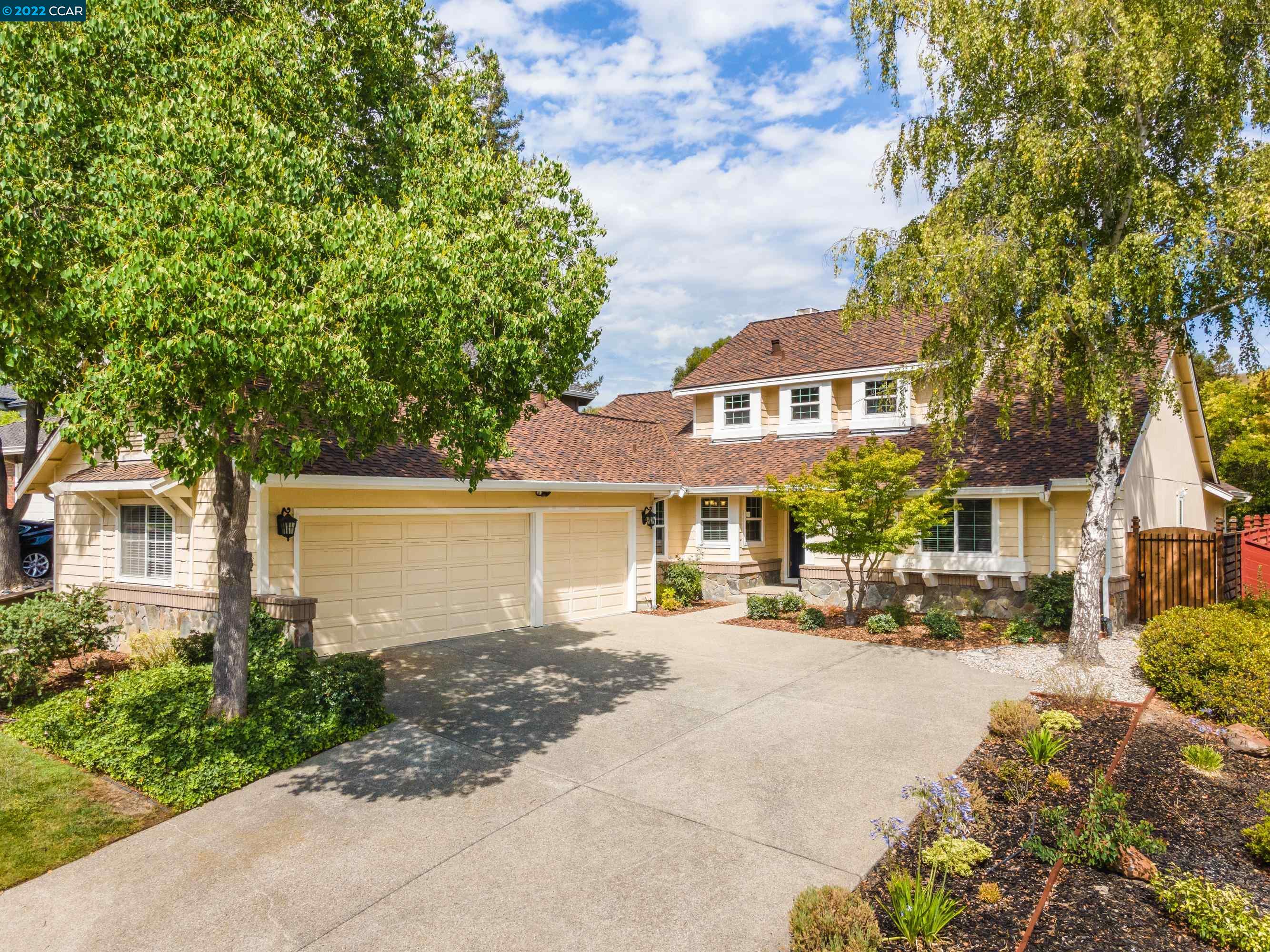 Detail Gallery Image 1 of 1 For 1044 Canyon Hills Rd, San Ramon,  CA 94582 - 3 Beds | 3 Baths