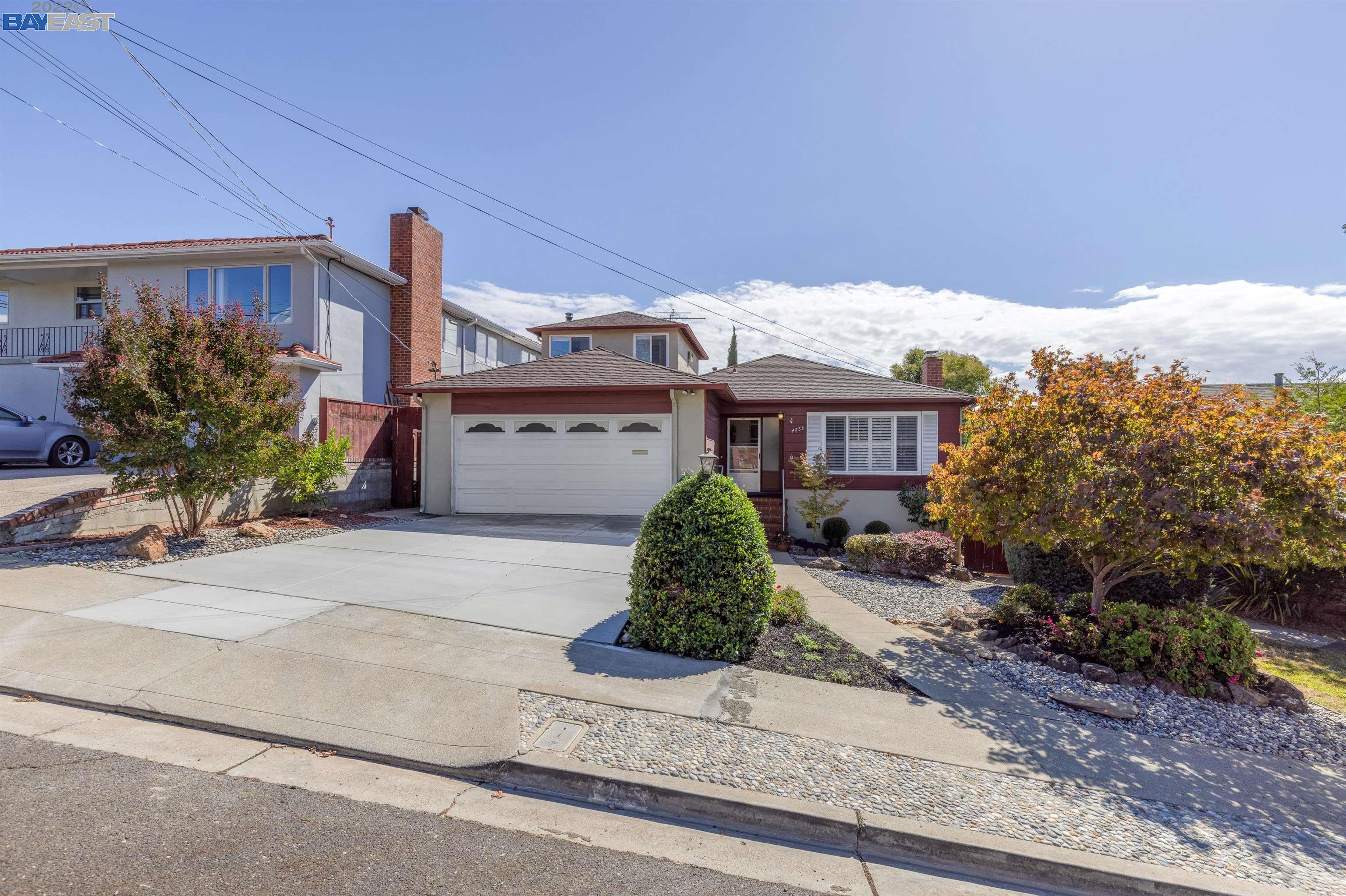 Detail Gallery Image 1 of 1 For 4253 Moreland Dr, Castro Valley,  CA 94546 - 4 Beds | 2/1 Baths