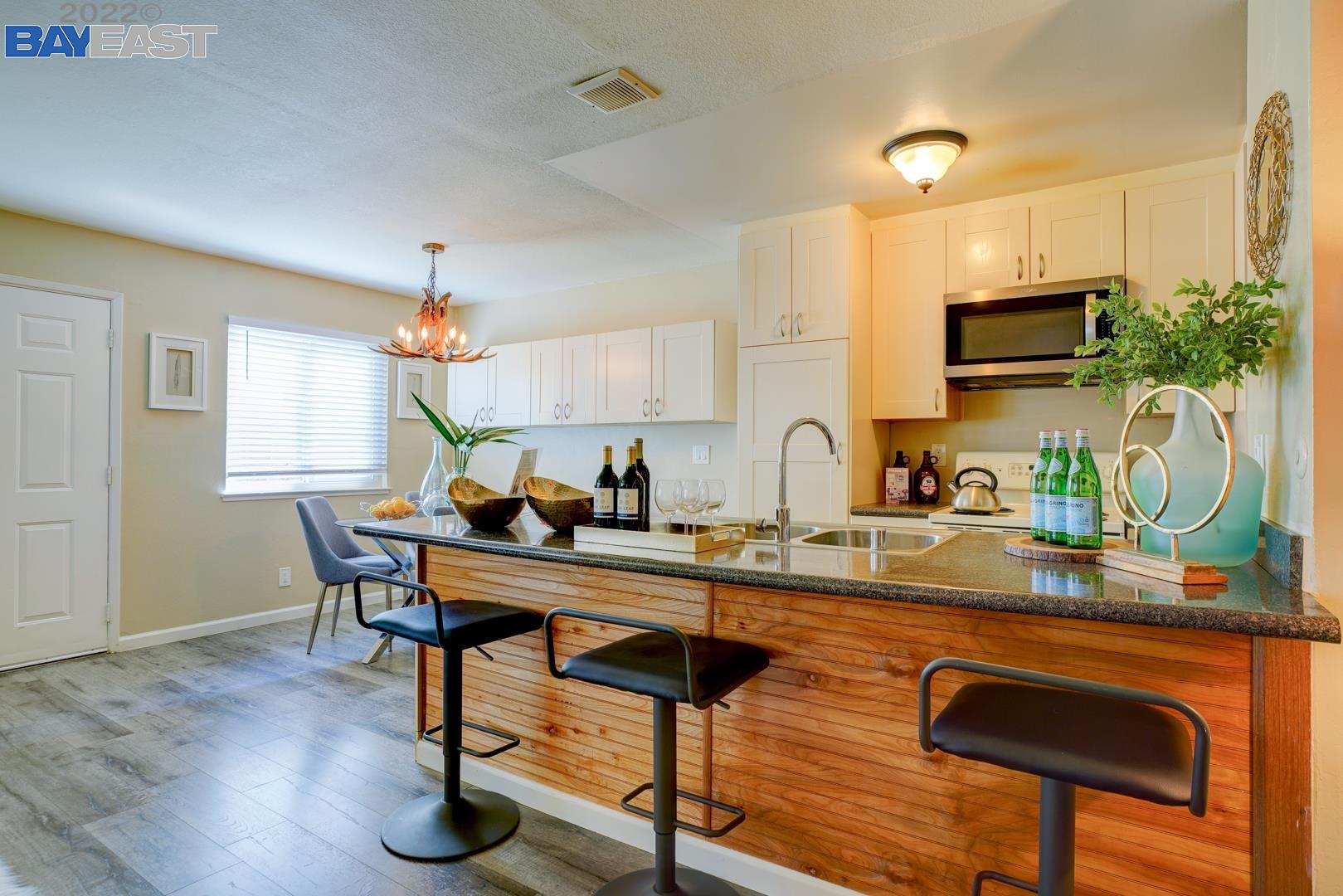 Detail Gallery Image 1 of 1 For 34717 Alvarado Niles Rd #3,  Union City,  CA 94587 - 2 Beds | 1 Baths