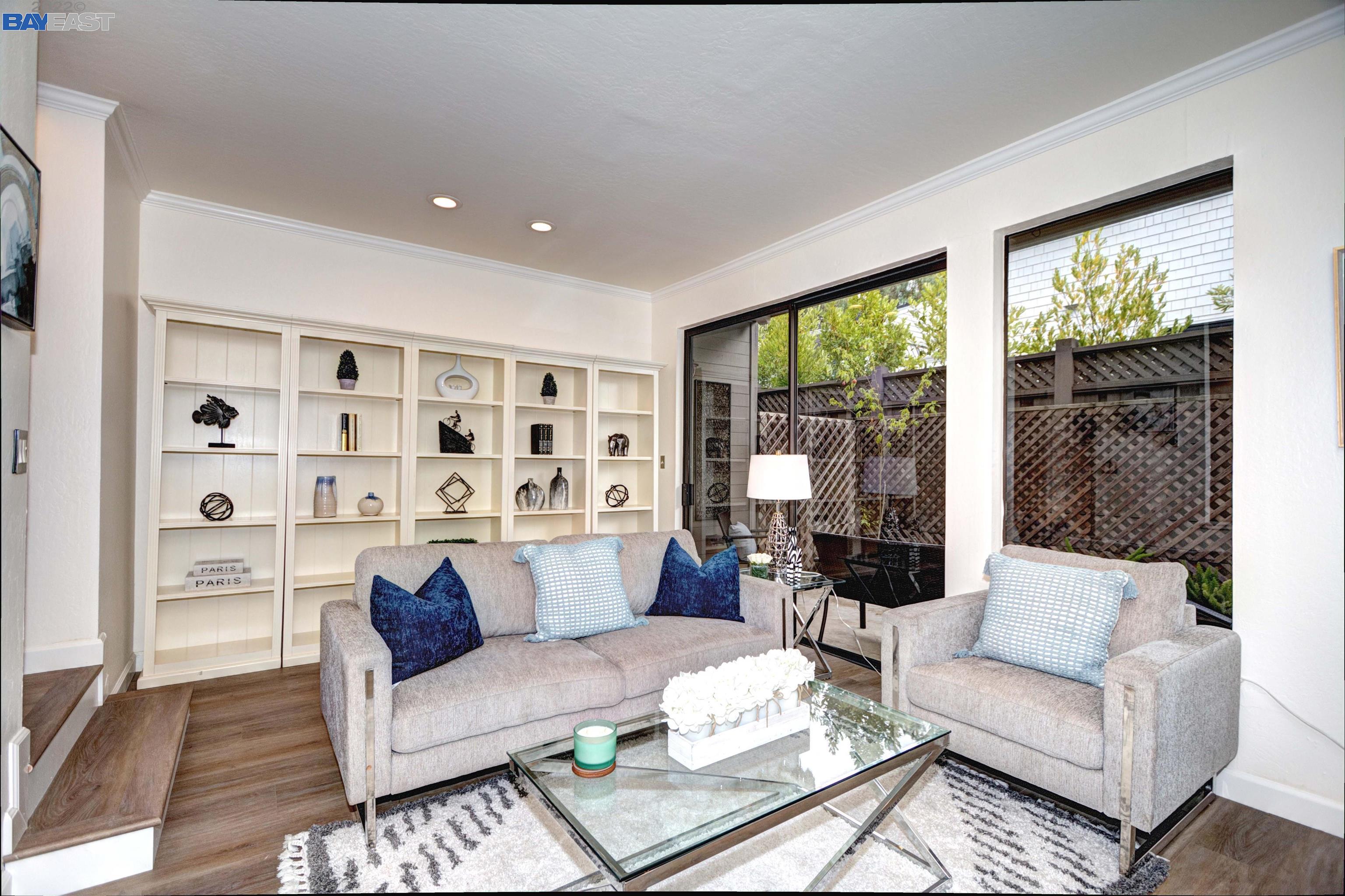Detail Gallery Image 1 of 1 For 16 Lorton #2,  Burlingame,  CA 94010 - 2 Beds | 2/1 Baths