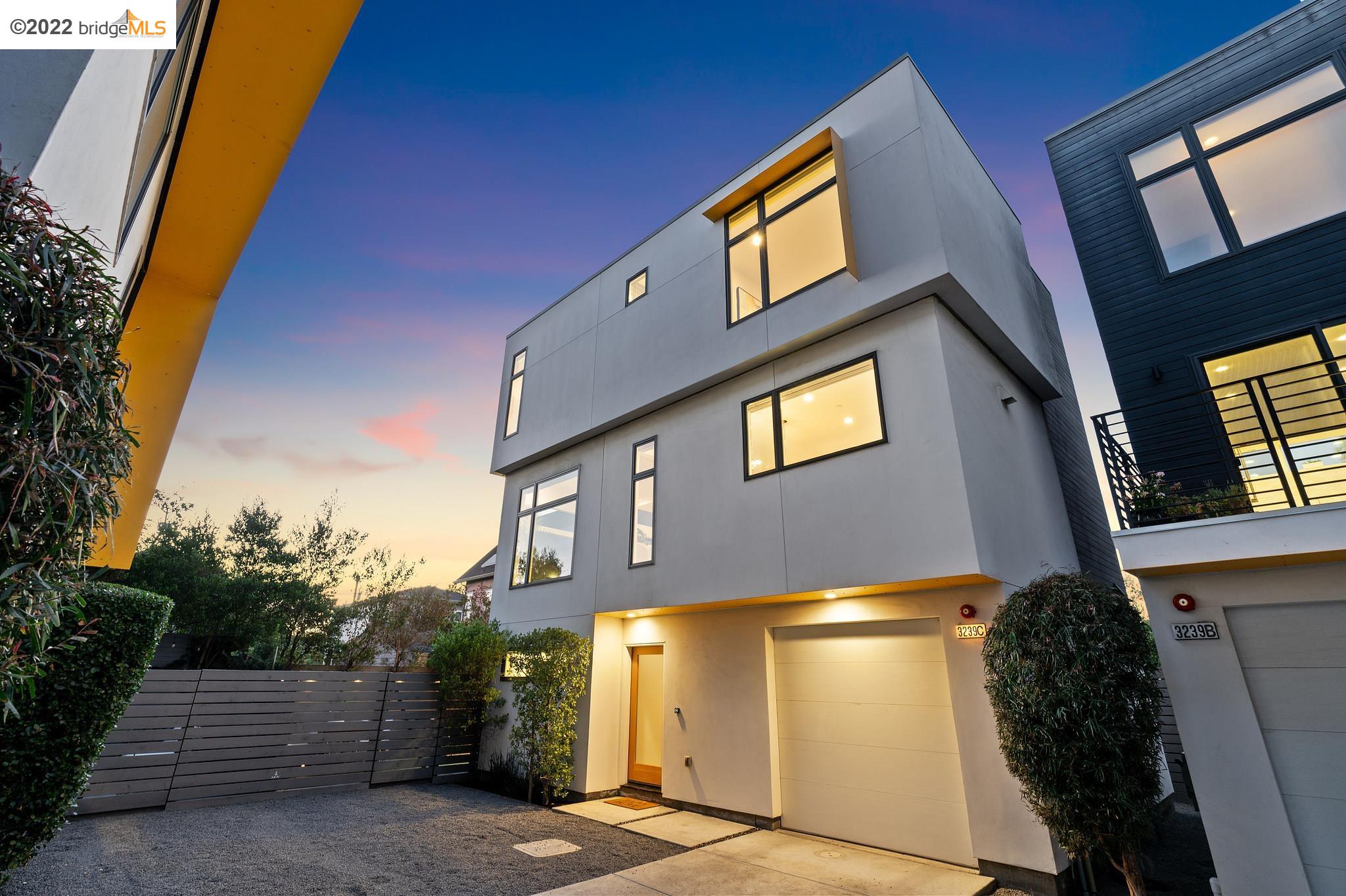 Detail Gallery Image 1 of 1 For 3239 C Louise St, Oakland,  CA 94608 - 3 Beds | 3/1 Baths