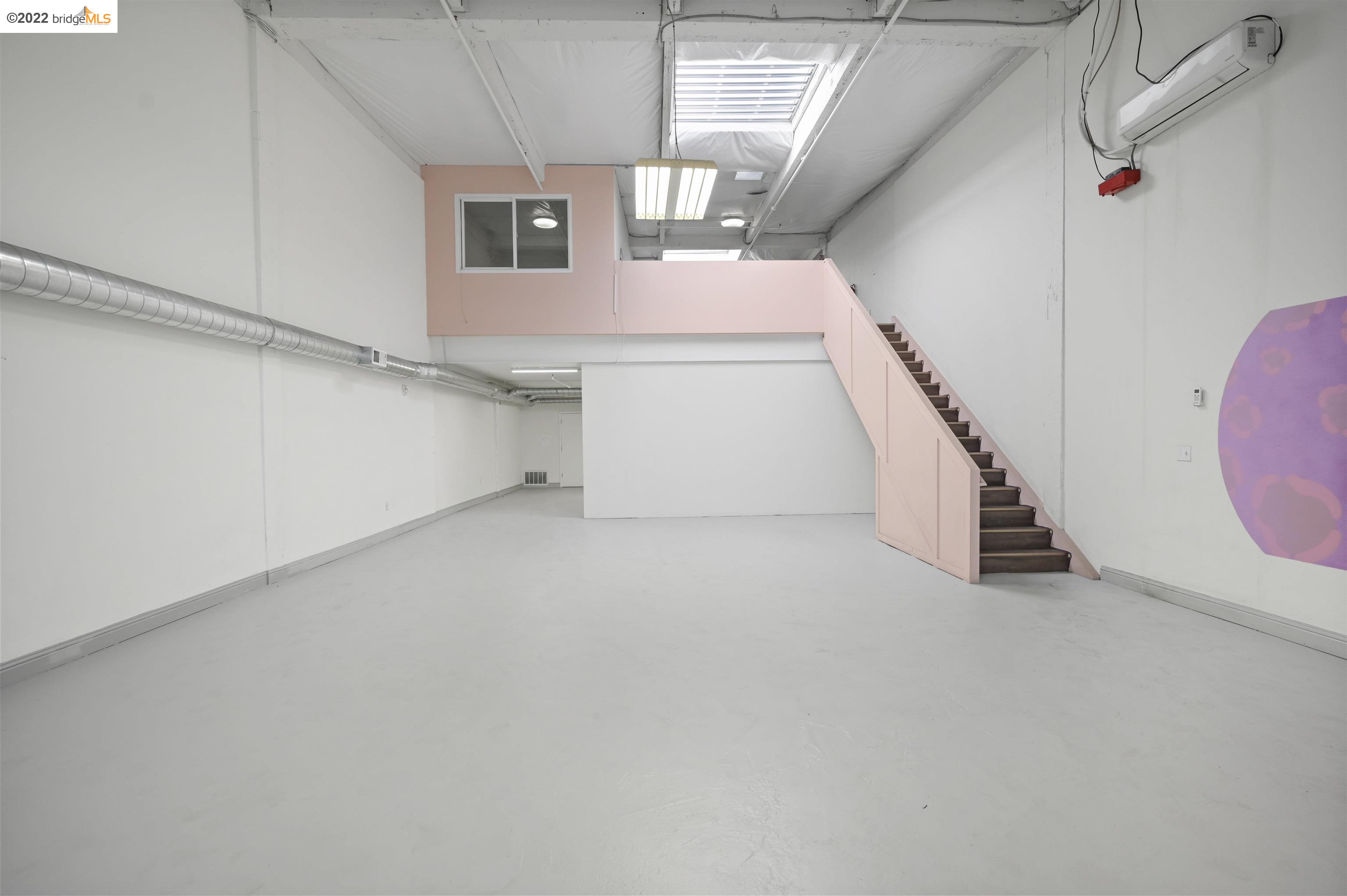 Detail Gallery Image 2 of 24 For 1035 22nd Avenue, #5, Oakland,  CA 94606 - – Beds | – Baths