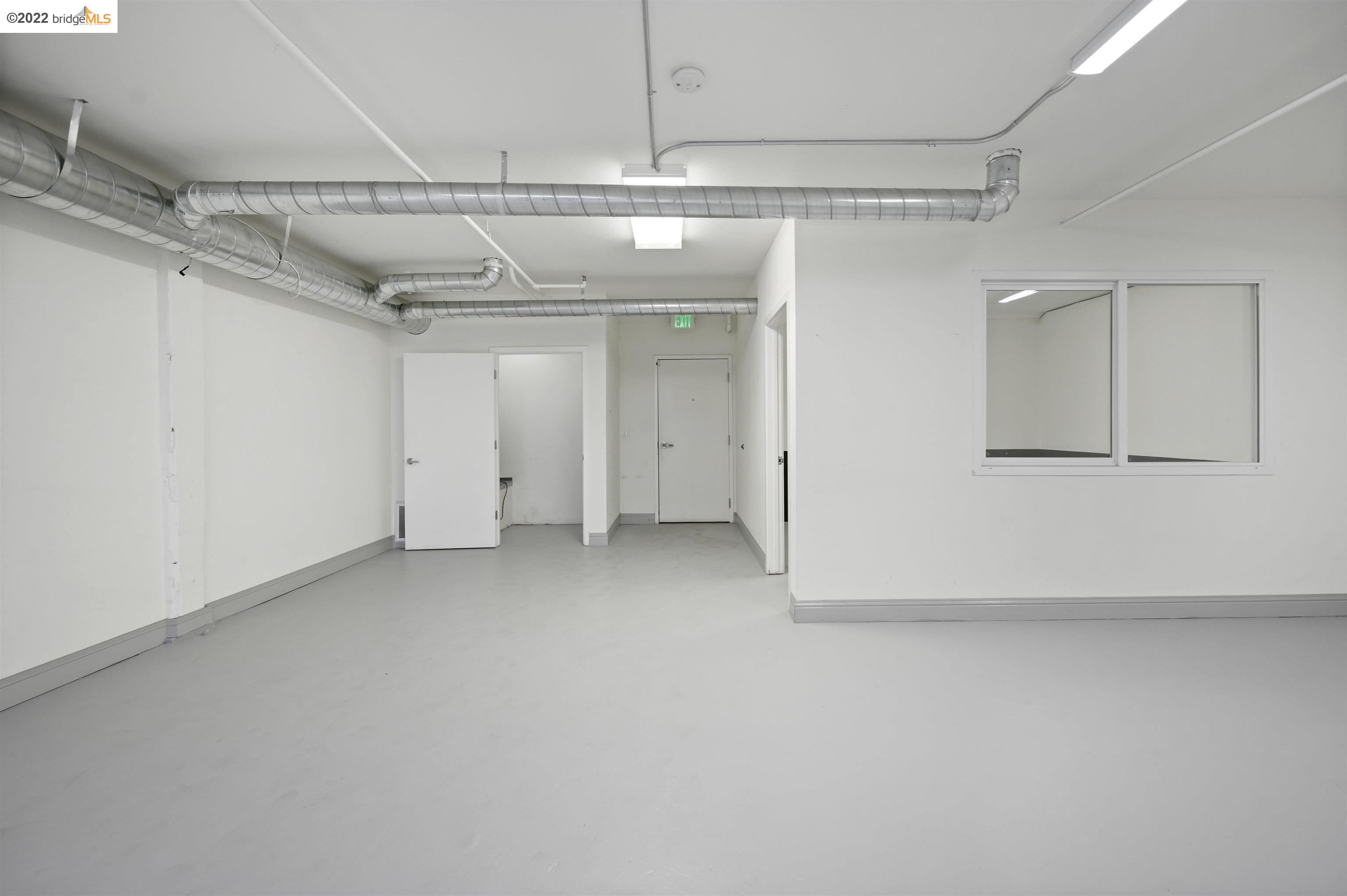 Detail Gallery Image 6 of 24 For 1035 22nd Avenue, #5, Oakland,  CA 94606 - – Beds | – Baths