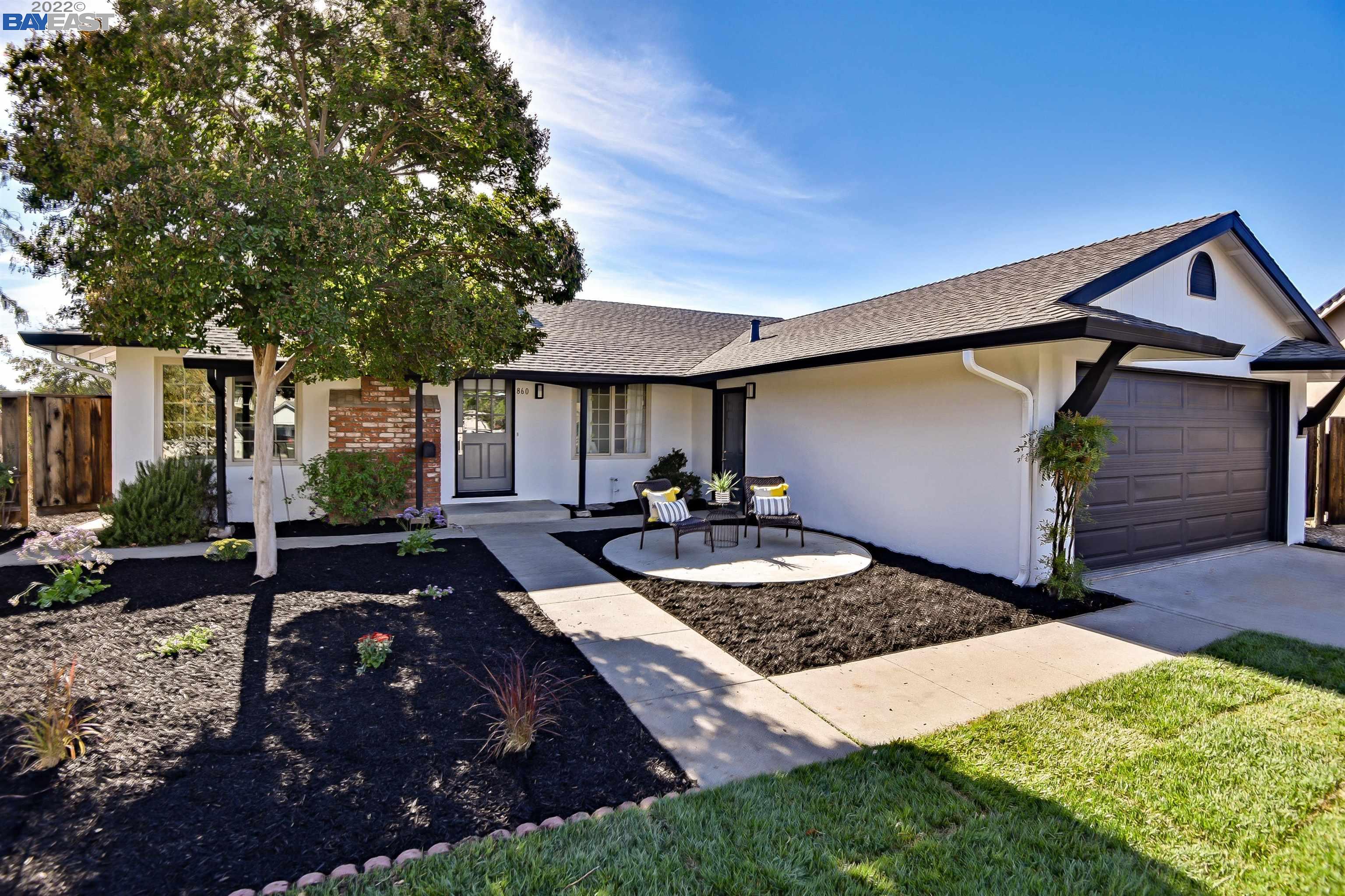 Detail Gallery Image 1 of 1 For 860 Comanche Ct, Livermore,  CA 94551 - 3 Beds | 2 Baths