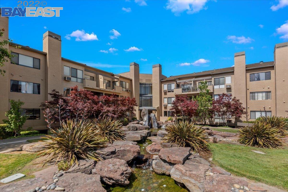 Detail Gallery Image 1 of 1 For 39206 Guardino Dr #211,  Fremont,  CA 94538 - 2 Beds | 2 Baths
