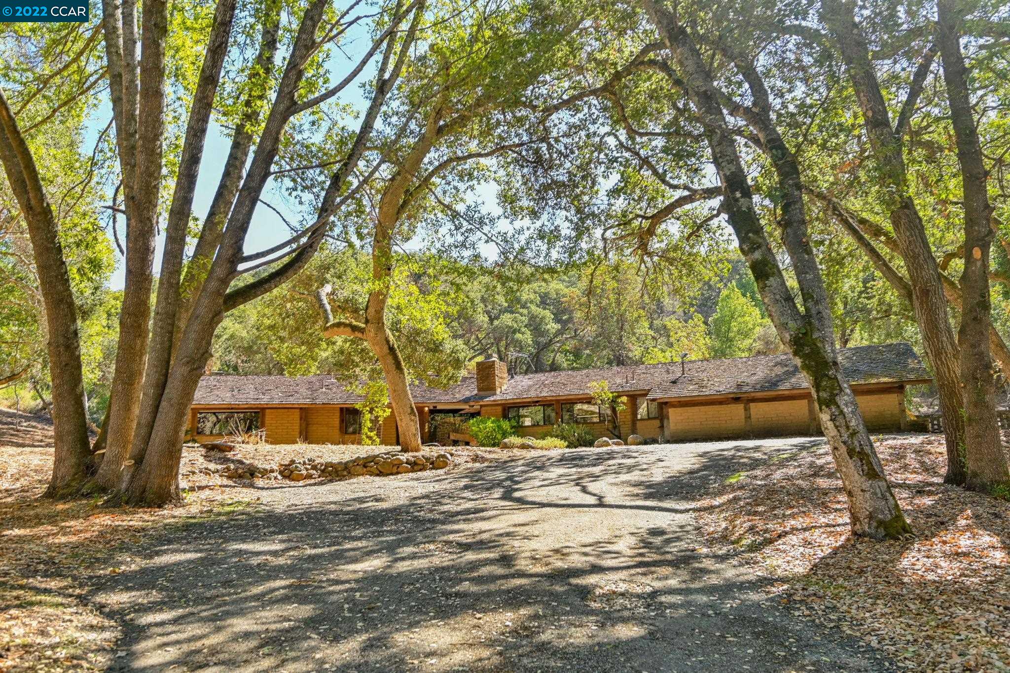 Detail Gallery Image 1 of 1 For 635 Los Trancos Rd, Portola Valley,  CA 94028 - 4 Beds | 2/1 Baths