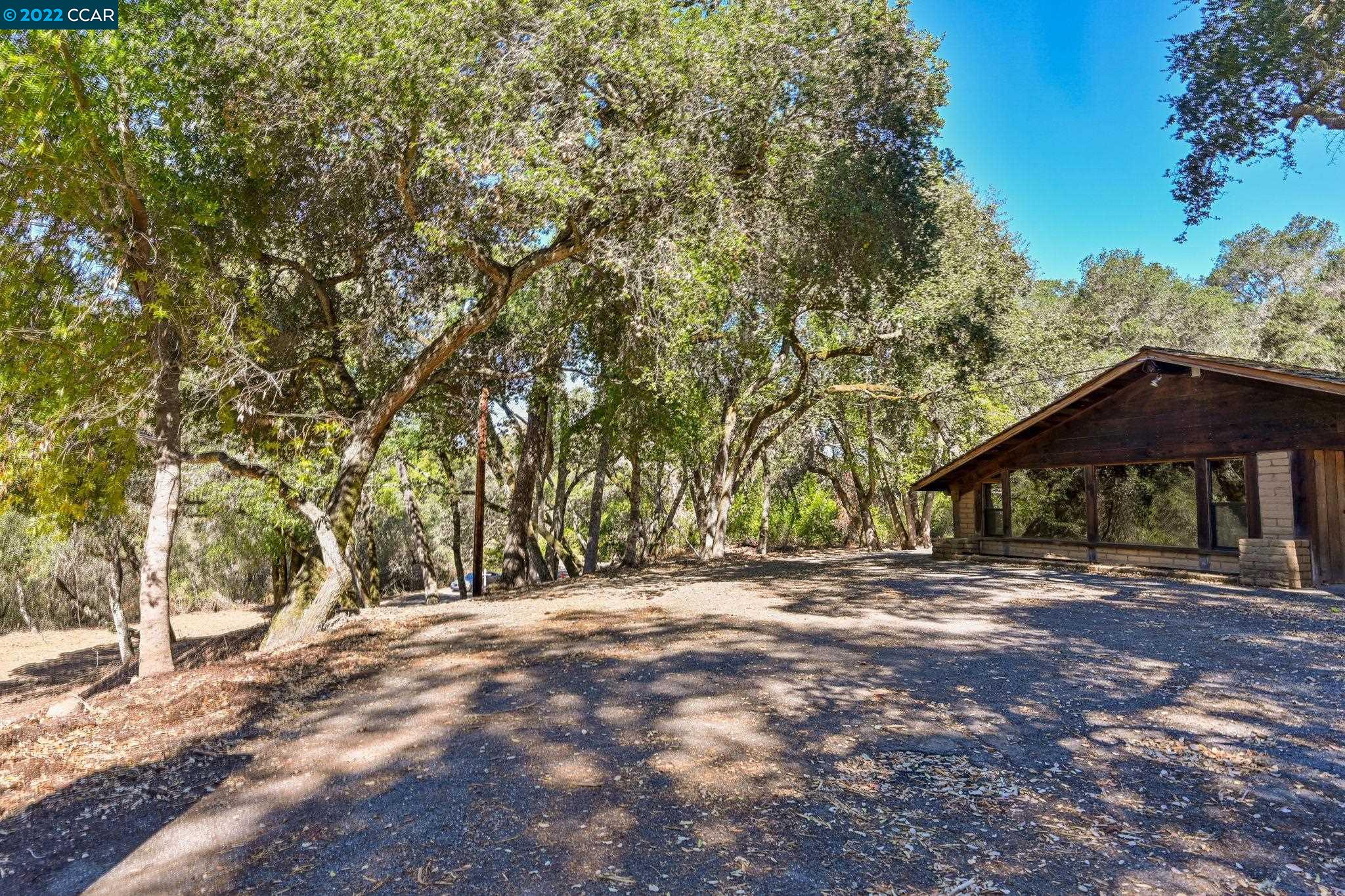 Detail Gallery Image 31 of 33 For 635 Los Trancos Rd, Portola Valley,  CA 94028 - 4 Beds | 2/1 Baths