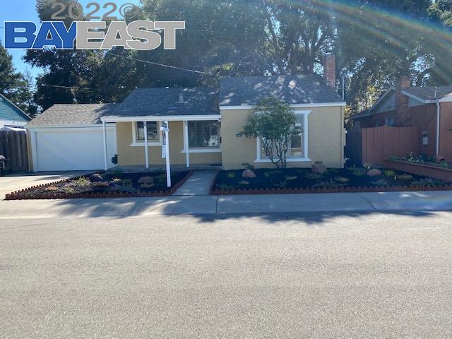 Detail Gallery Image 1 of 1 For 1937 Leila St, Castro Valley,  CA 94546 - 2 Beds | 1 Baths