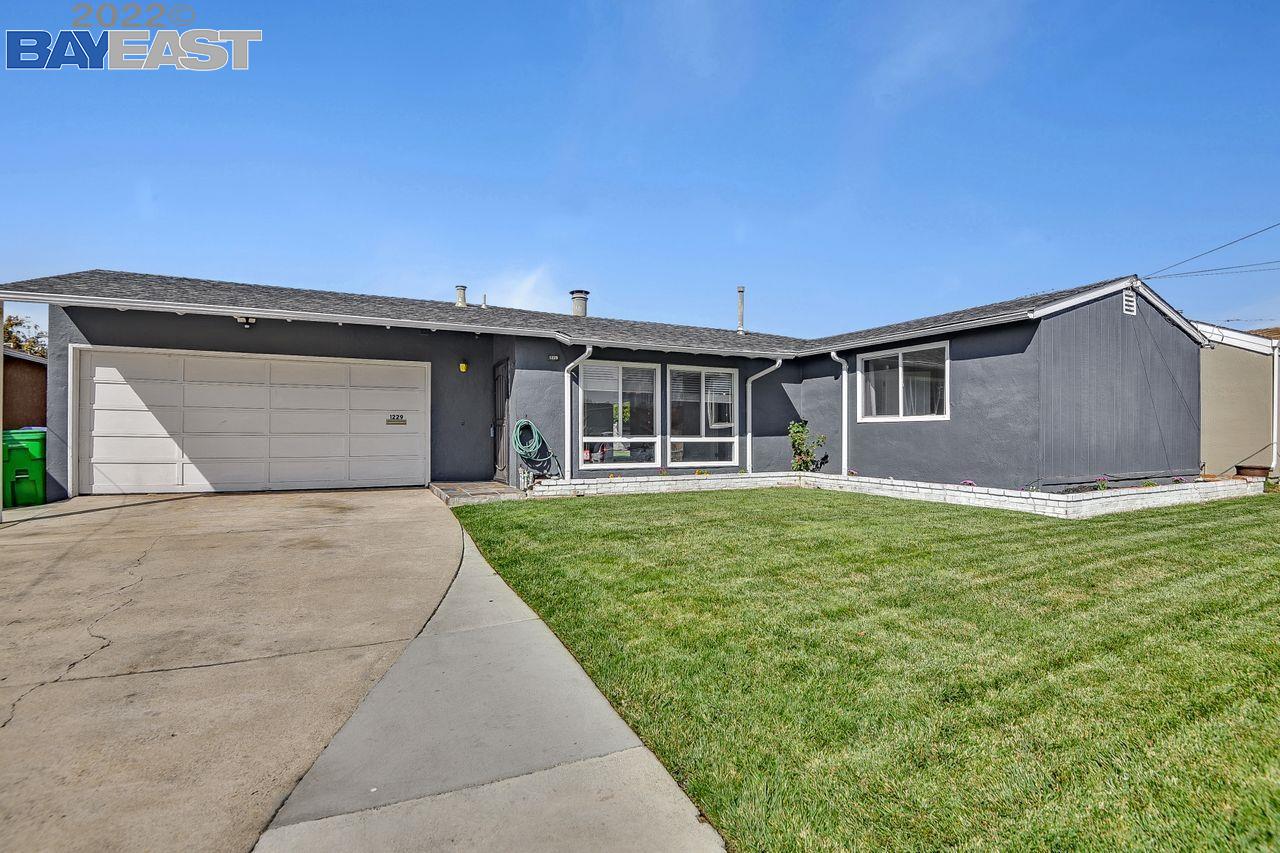 Detail Gallery Image 1 of 1 For 1229 Ottawa Ave, San Leandro,  CA 94579 - 3 Beds | 1 Baths