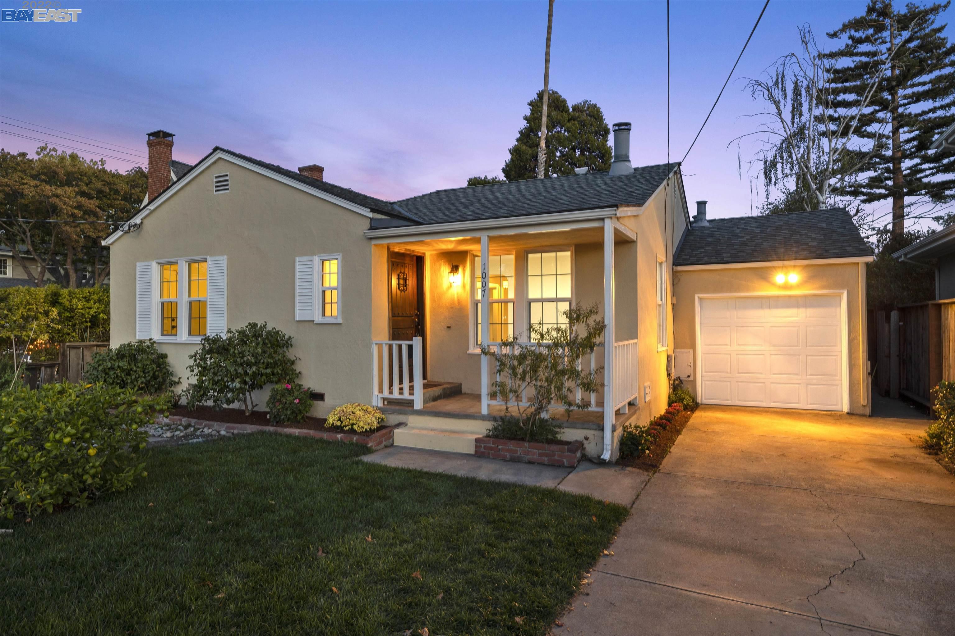 Detail Gallery Image 1 of 1 For 1007 Morrell Ave, Burlingame,  CA 94010 - 3 Beds | 2 Baths