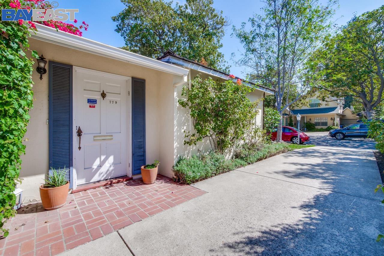 Detail Gallery Image 1 of 1 For 779 Garland Dr, Palo Alto,  CA 94303 - 2 Beds | 2 Baths