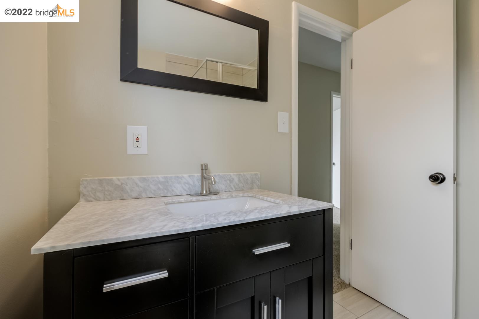 Detail Gallery Image 18 of 32 For 349 Mina Ln, Pacifica,  CA 94044 - 4 Beds | 2 Baths