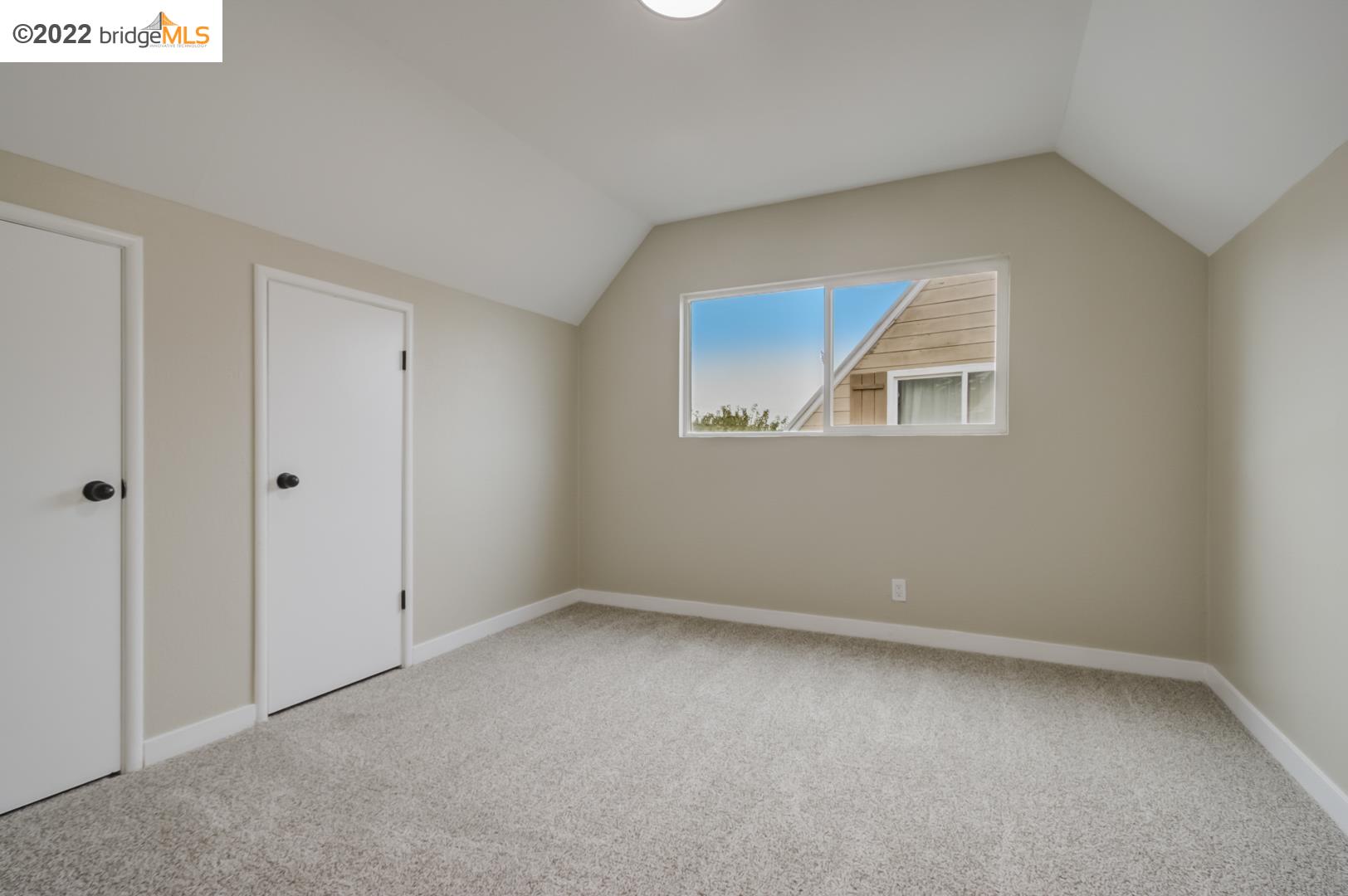 Detail Gallery Image 19 of 32 For 349 Mina Ln, Pacifica,  CA 94044 - 4 Beds | 2 Baths