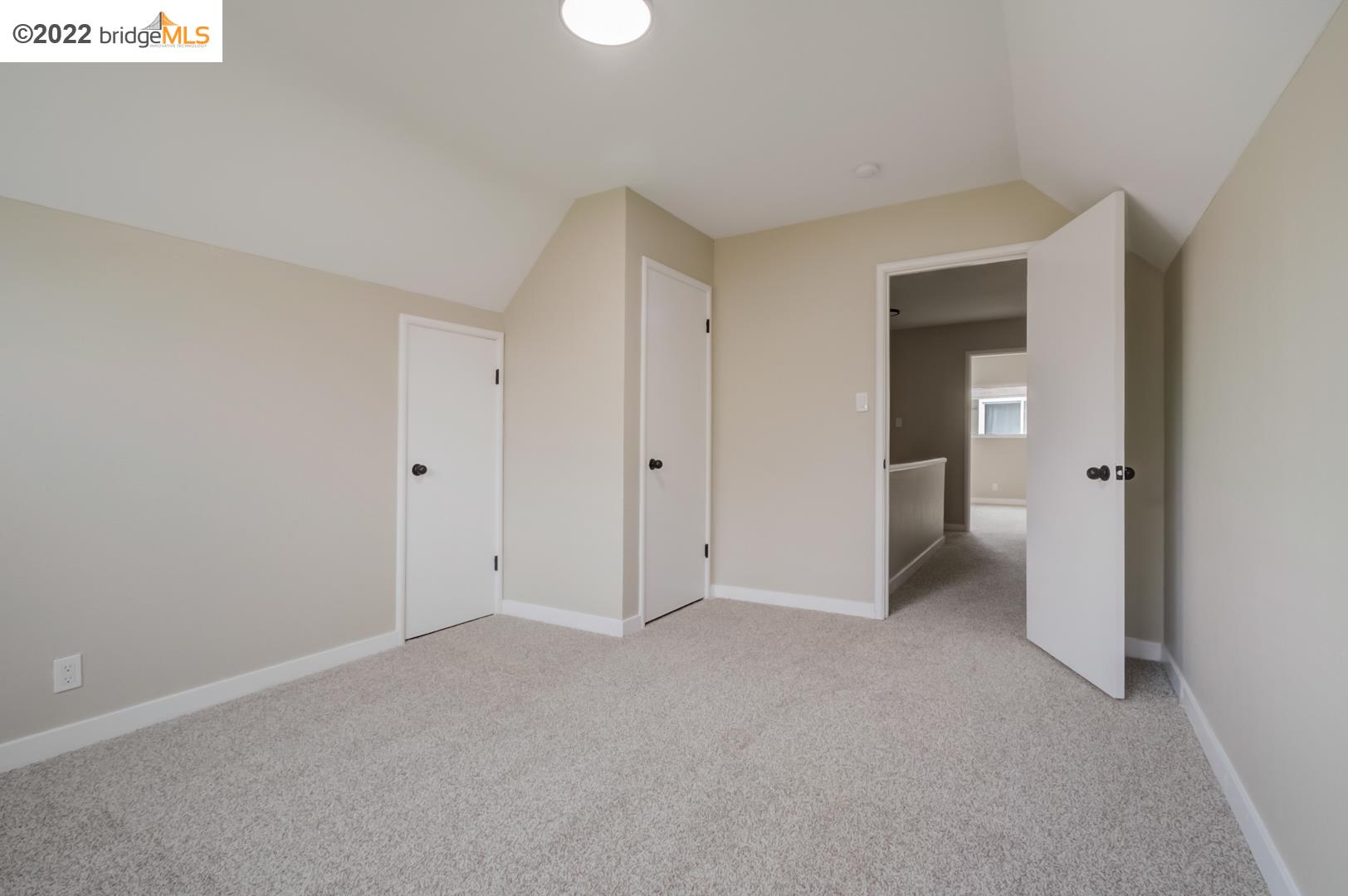 Detail Gallery Image 22 of 32 For 349 Mina Ln, Pacifica,  CA 94044 - 4 Beds | 2 Baths