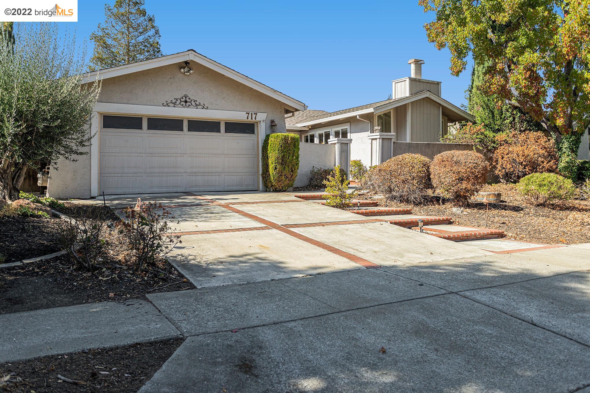 Detail Gallery Image 1 of 1 For 717 Navaronne Way, Concord,  CA 94518 - 4 Beds | 2 Baths