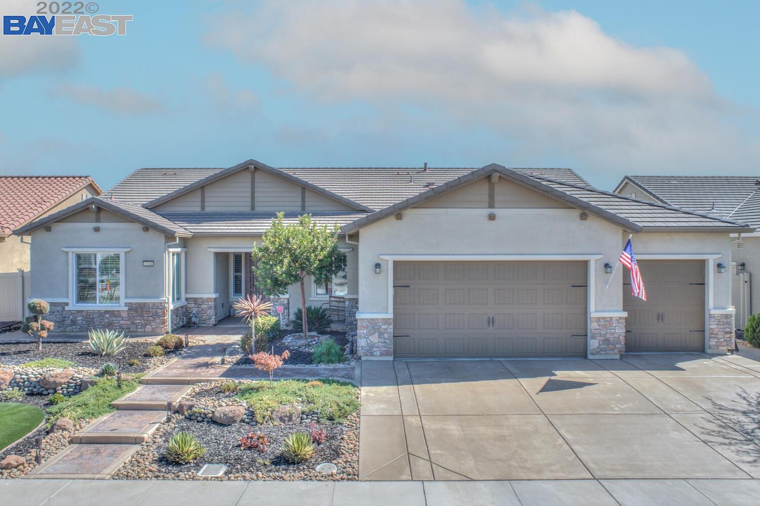 Detail Gallery Image 1 of 1 For 2724 Primrose Point Ave, Manteca,  CA 95336 - 3 Beds | 2/1 Baths