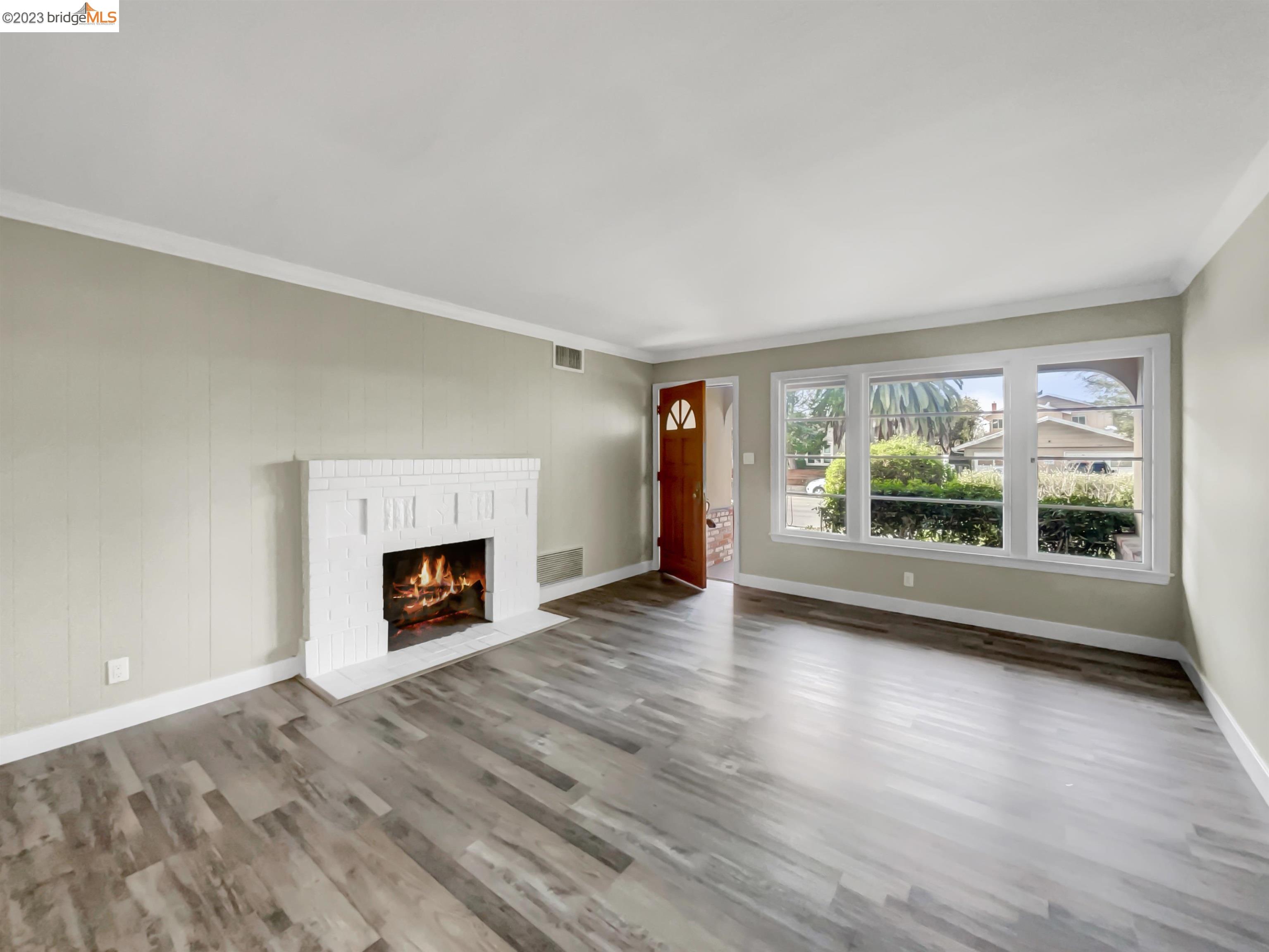 Detail Gallery Image 6 of 30 For 411 Roosevelt Ave, Redwood City,  CA 94061 - 3 Beds | 2/1 Baths