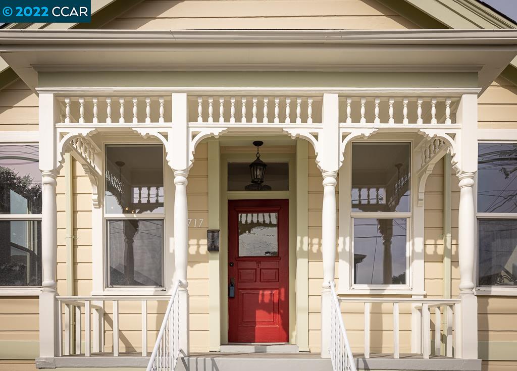 Detail Gallery Image 1 of 1 For 1717 Oak St, Alameda,  CA 94501 - 2 Beds | 1 Baths