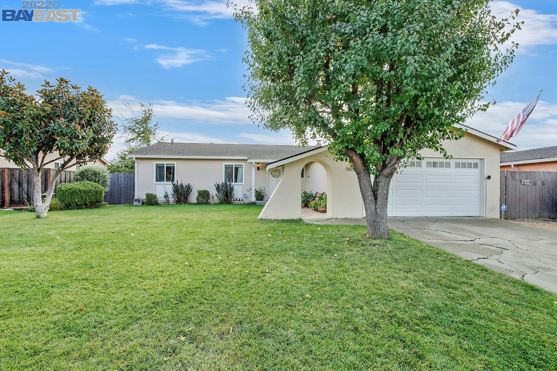 Detail Gallery Image 1 of 1 For 5658 Oakmont Circle, Livermore,  CA 94551 - 4 Beds | 2 Baths