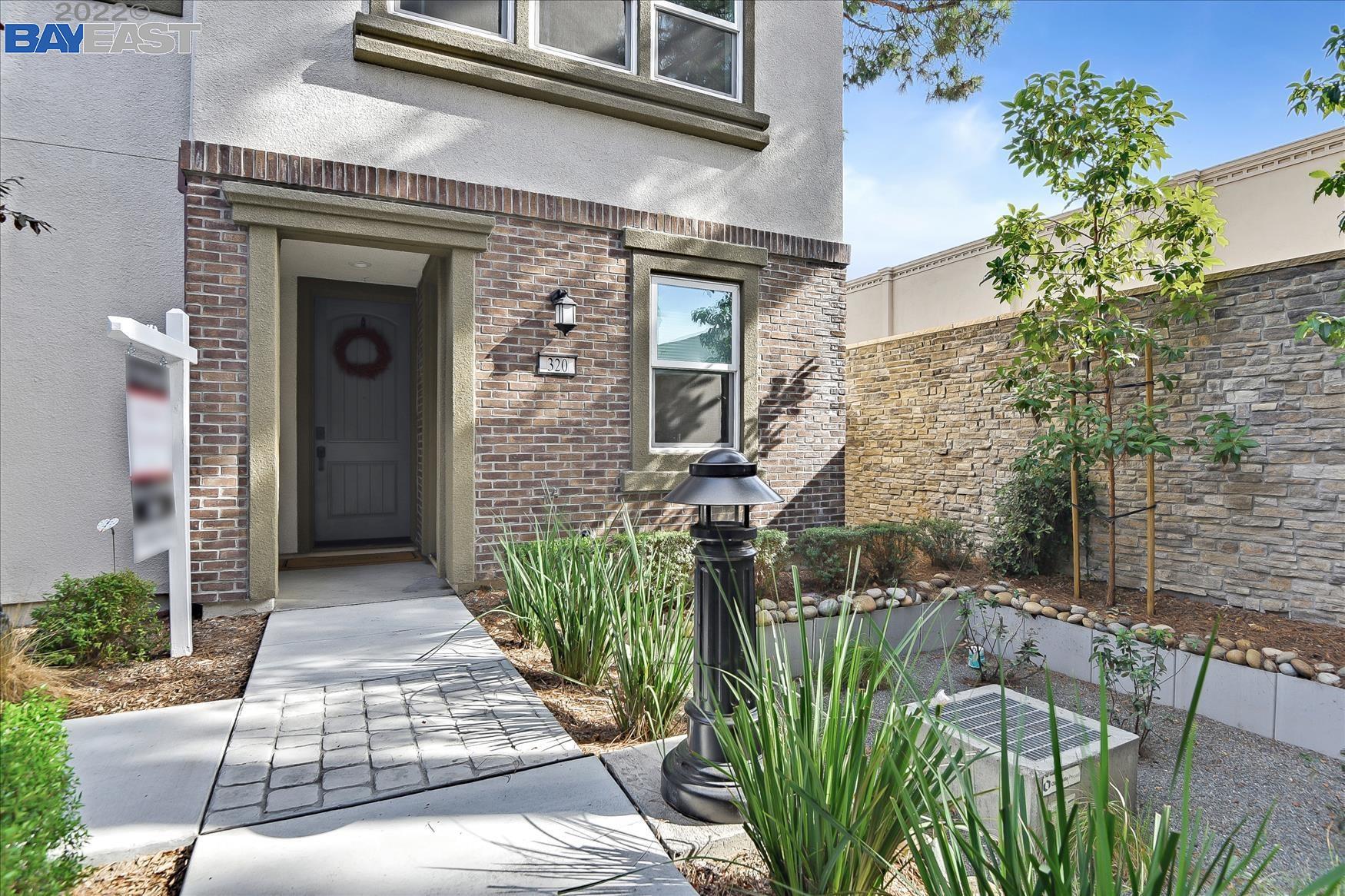 Detail Gallery Image 1 of 1 For 320 Ashton Way, Pleasant Hill,  CA 94523 - 4 Beds | 3/1 Baths