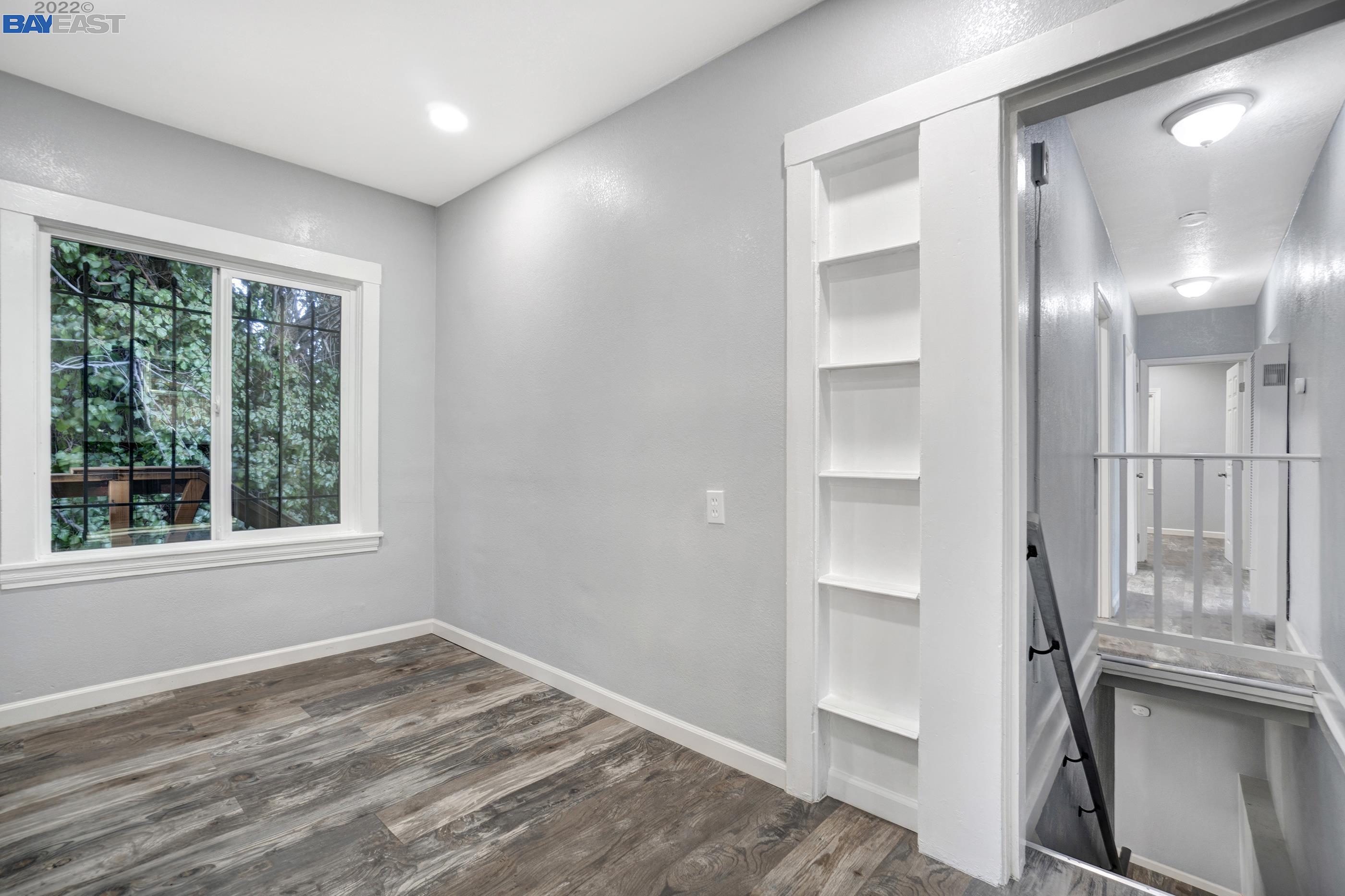 Detail Gallery Image 13 of 41 For 2 Peroly Ct, Oakland,  CA 94601 - 4 Beds | 2 Baths
