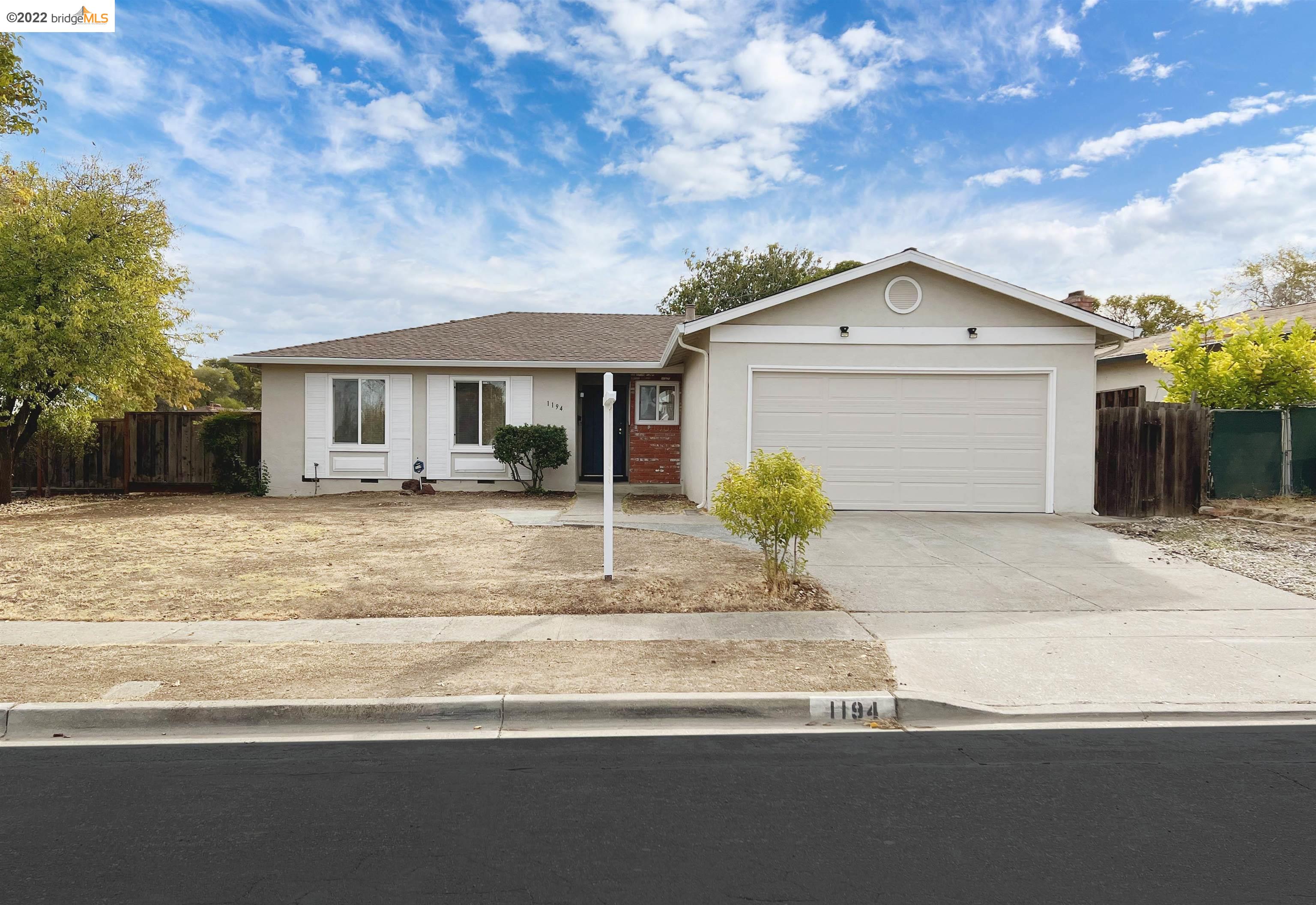 Detail Gallery Image 1 of 1 For 1194 Jewett Ave, Pittsburg,  CA 94565 - 3 Beds | 2 Baths