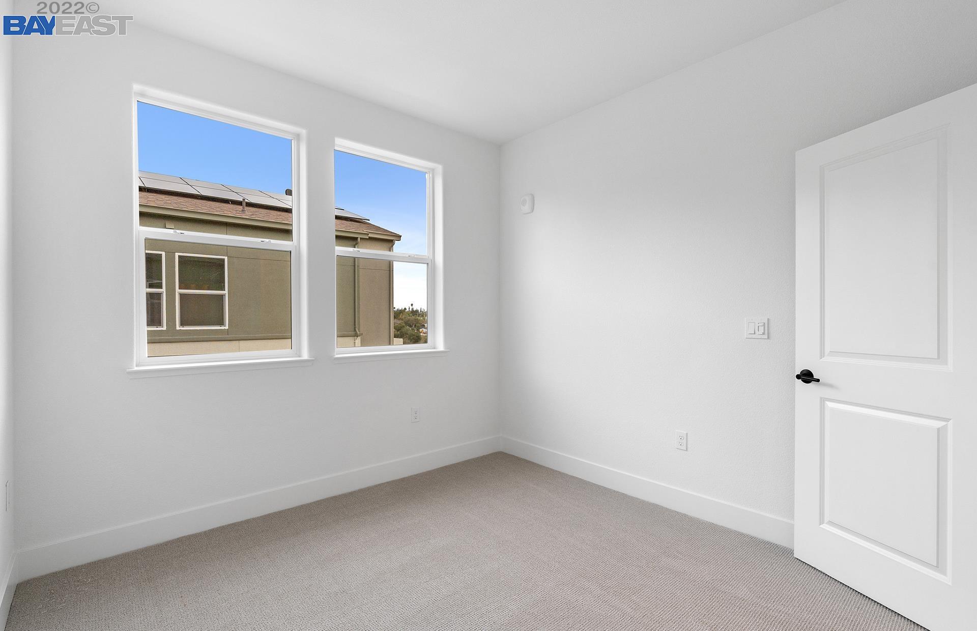 Detail Gallery Image 9 of 12 For 577 Yale Way, San Jose,  CA 95117 - 3 Beds | 2/1 Baths