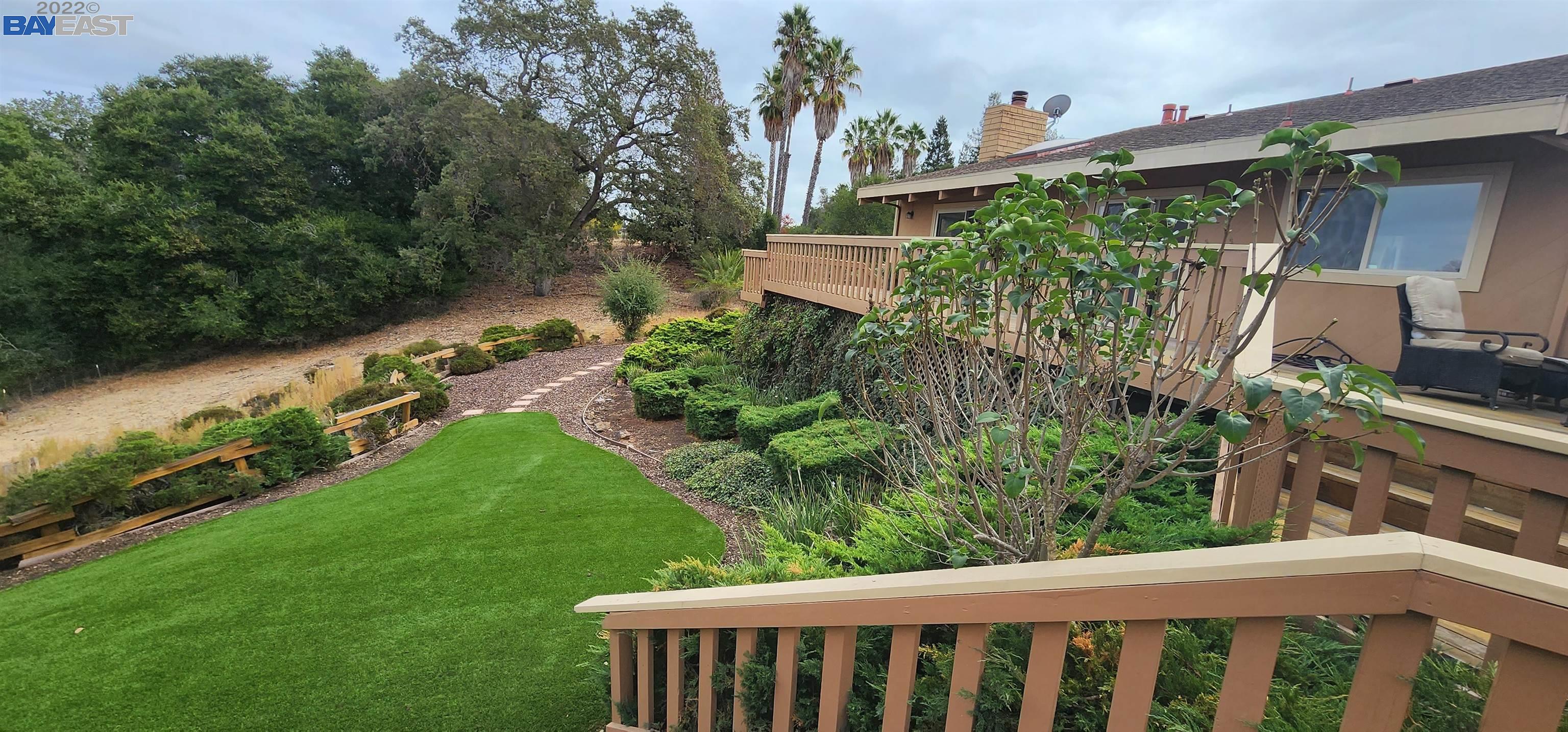 Detail Gallery Image 23 of 41 For 13140 Delson Court, Los Altos Hills,  CA 94022 - 4 Beds | 3 Baths