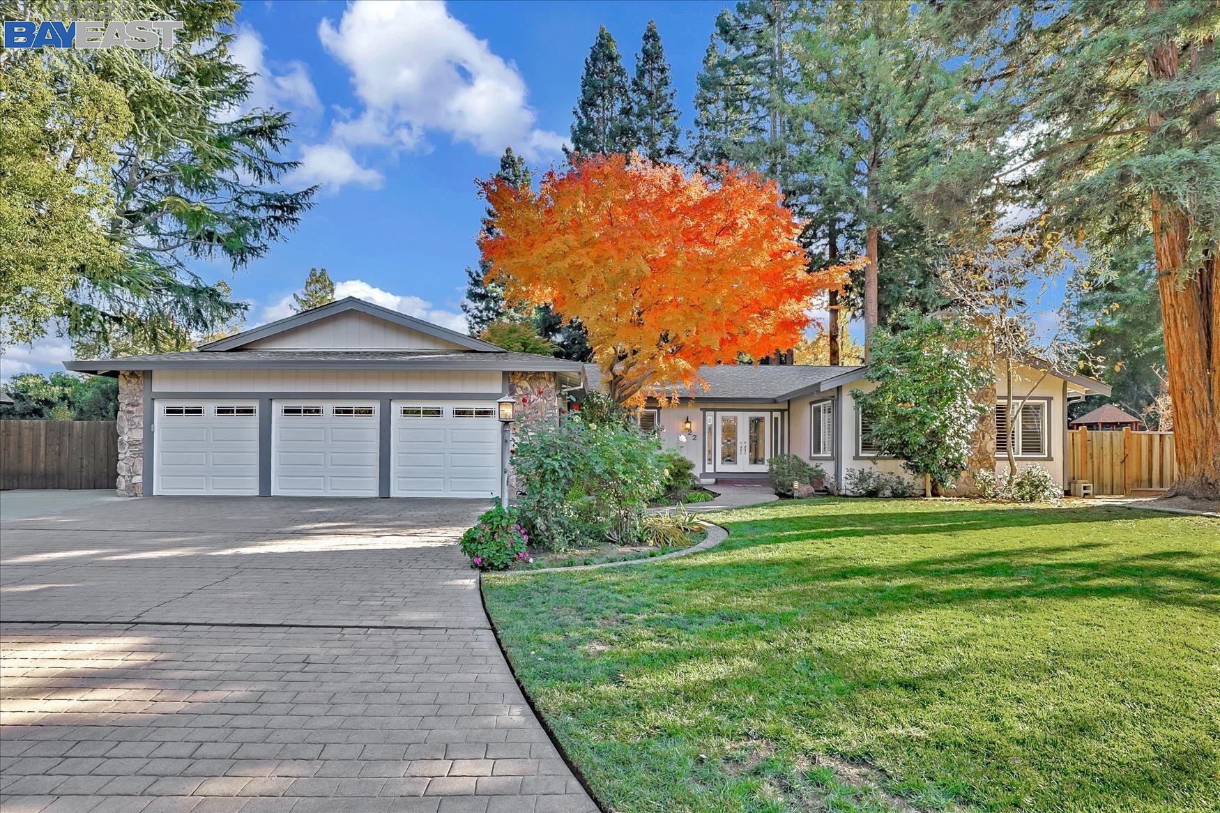 Detail Gallery Image 1 of 1 For 22 Elaine Ct, Alamo,  CA 94507 - 4 Beds | 3 Baths