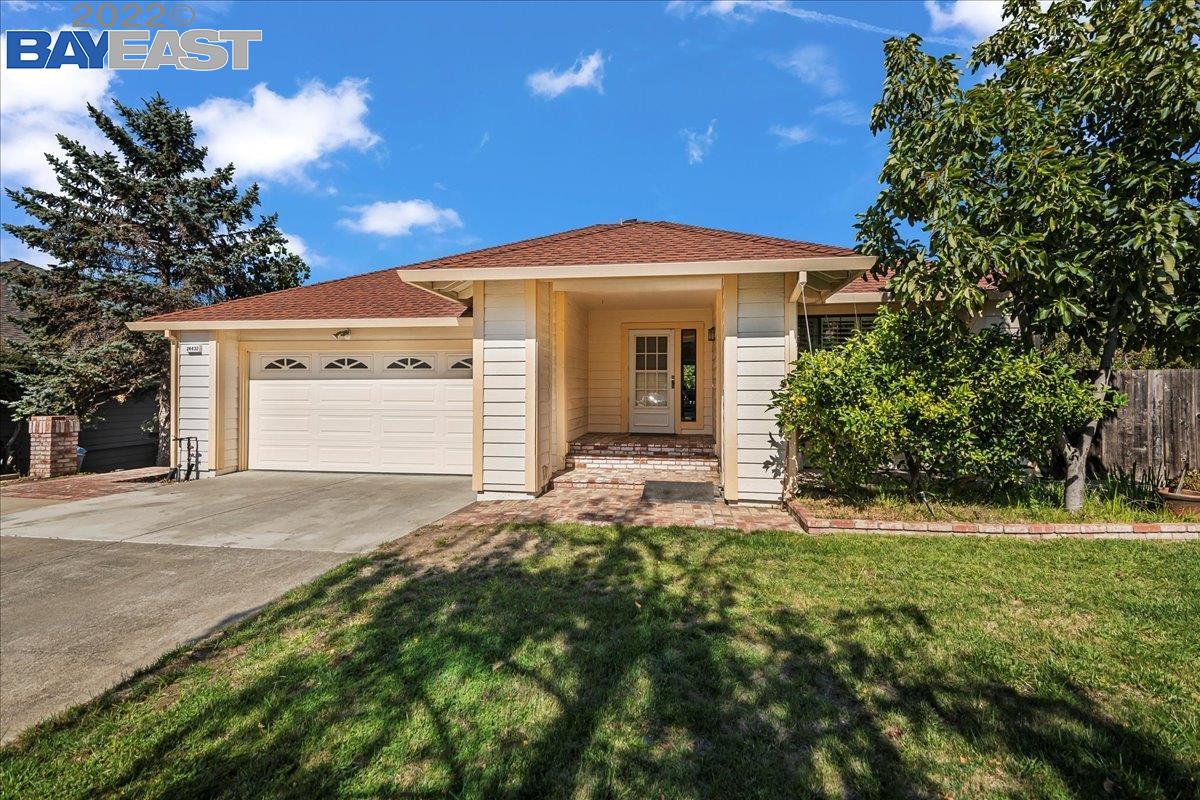 Detail Gallery Image 1 of 1 For 24432 Gina Court, Hayward,  CA 94541 - 4 Beds | 2/1 Baths