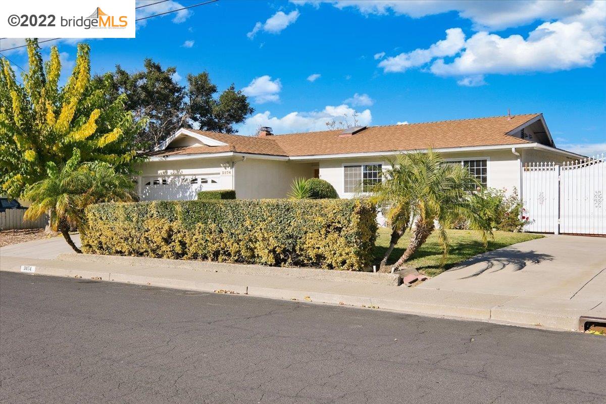 3874 Bayview Cir