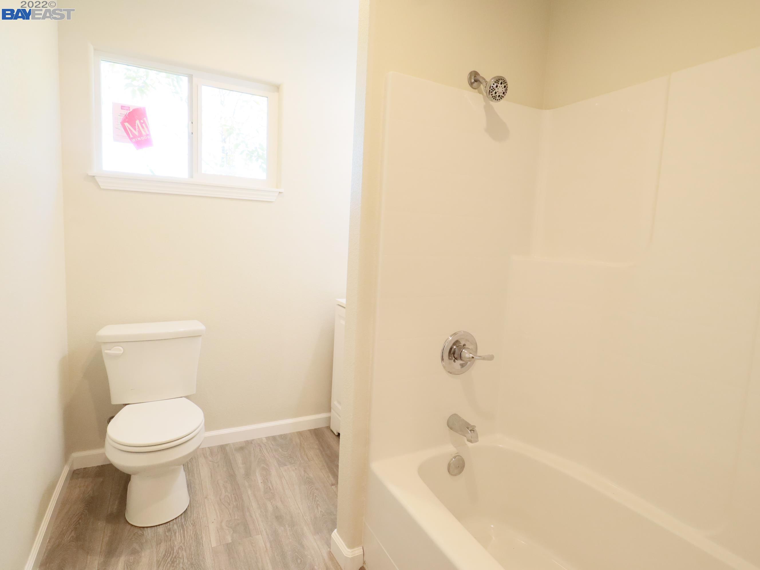 Detail Gallery Image 11 of 19 For 1440 Alrose Ln, Redding,  CA 96002 - 3 Beds | 2 Baths