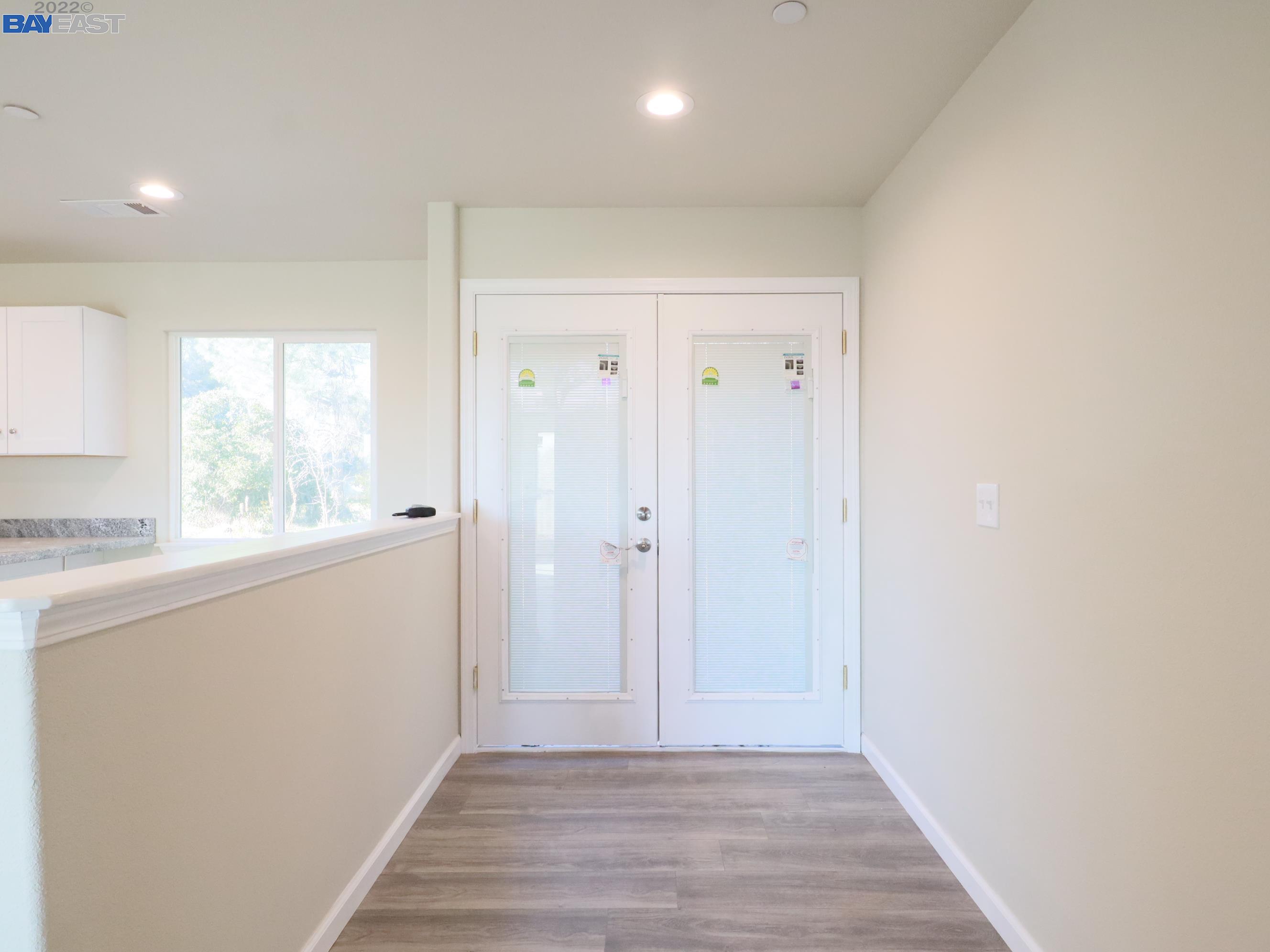 Detail Gallery Image 12 of 19 For 1440 Alrose Ln, Redding,  CA 96002 - 3 Beds | 2 Baths