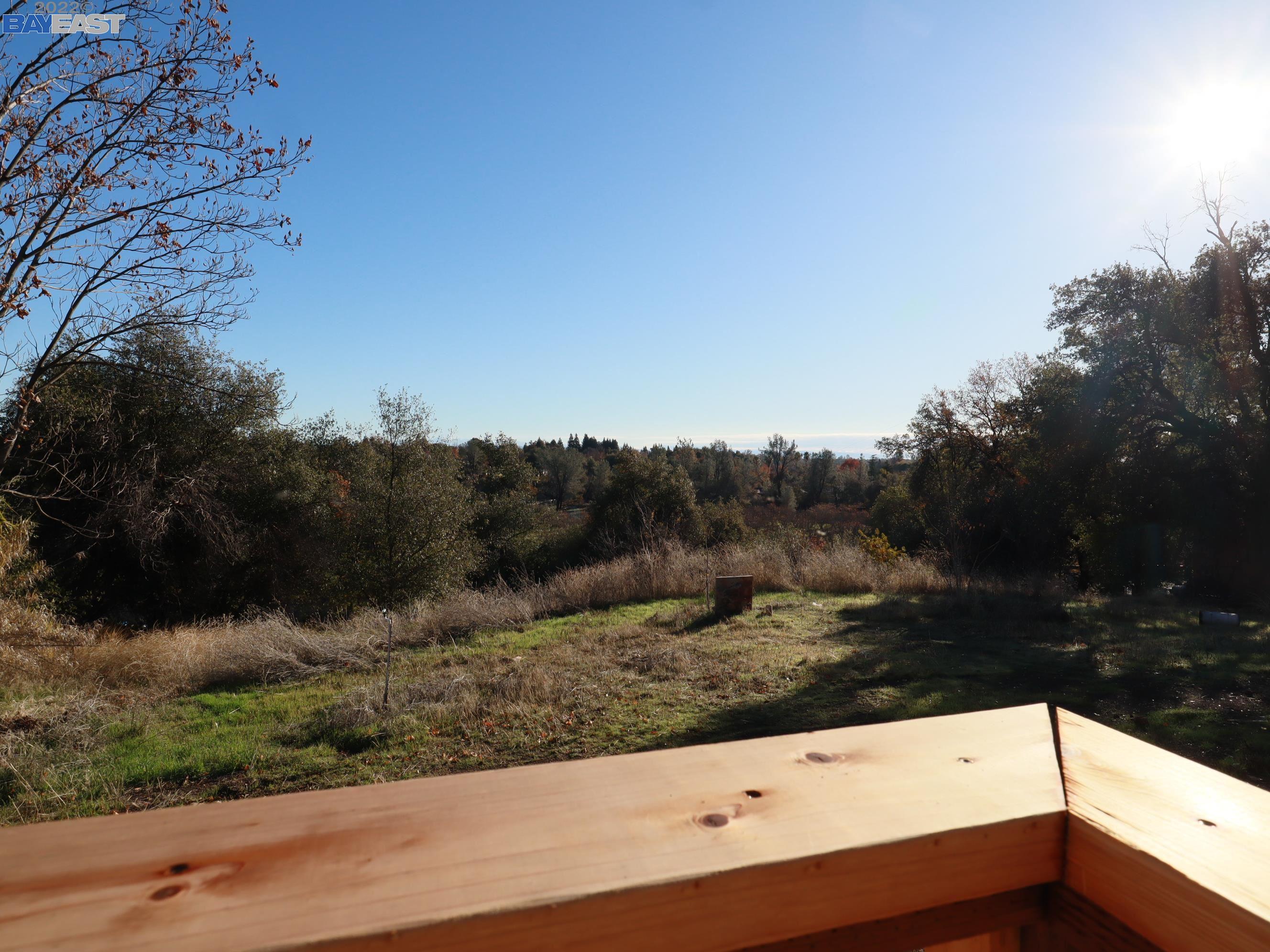 Detail Gallery Image 14 of 19 For 1440 Alrose Ln, Redding,  CA 96002 - 3 Beds | 2 Baths