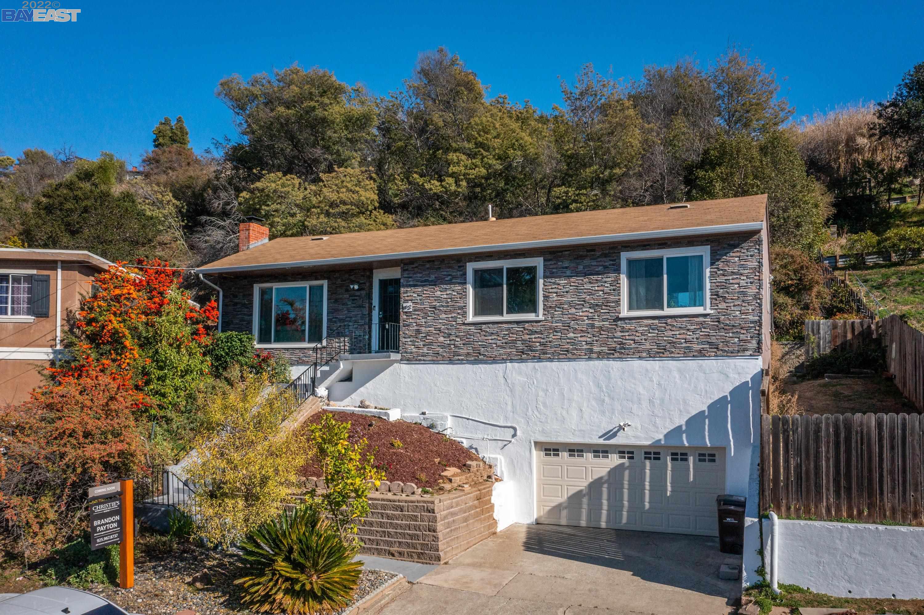 Detail Gallery Image 1 of 1 For 8622 Thermal St, Oakland,  CA 94605 - 3 Beds | 1/1 Baths