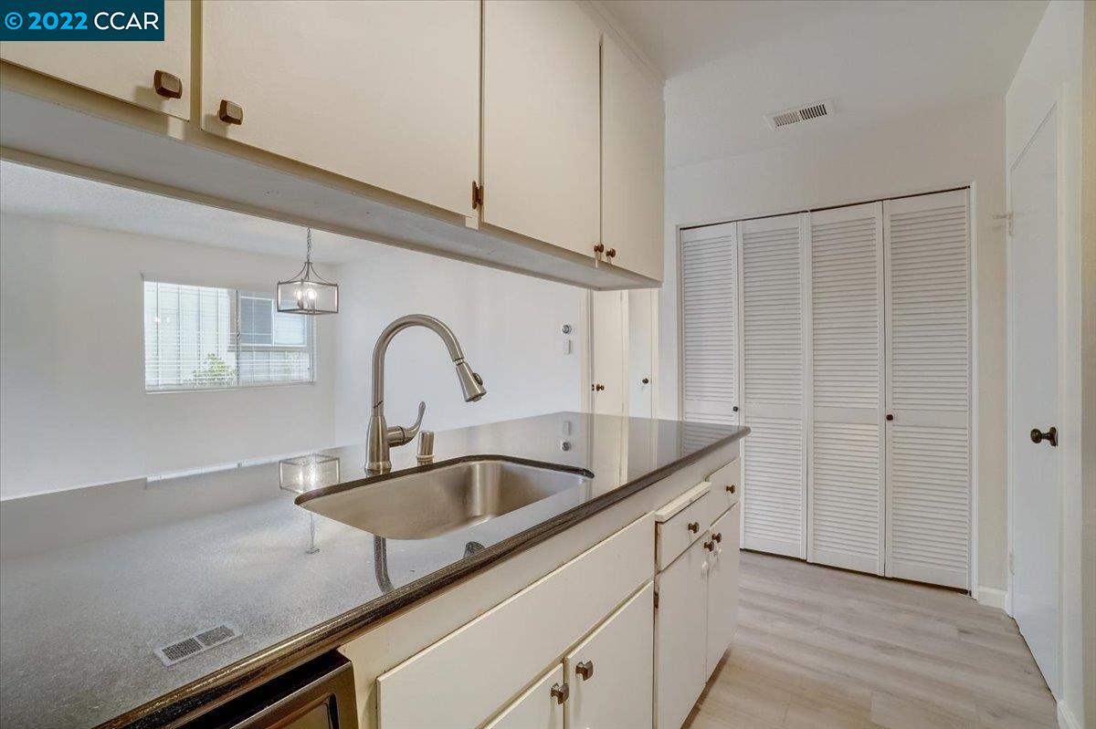 Photo #4: 41015779 Listing 