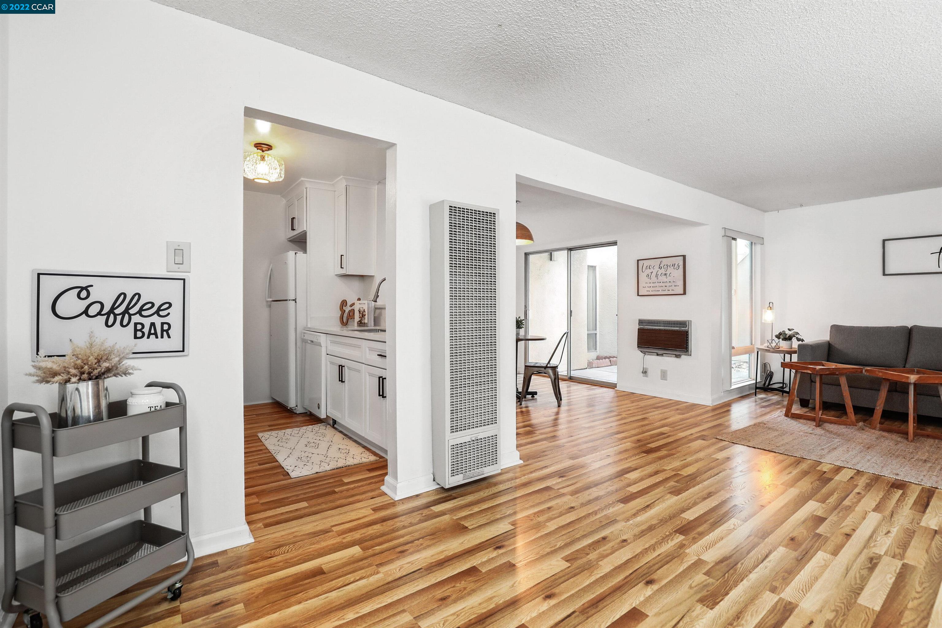 Photo #5: 41015990 Listing 