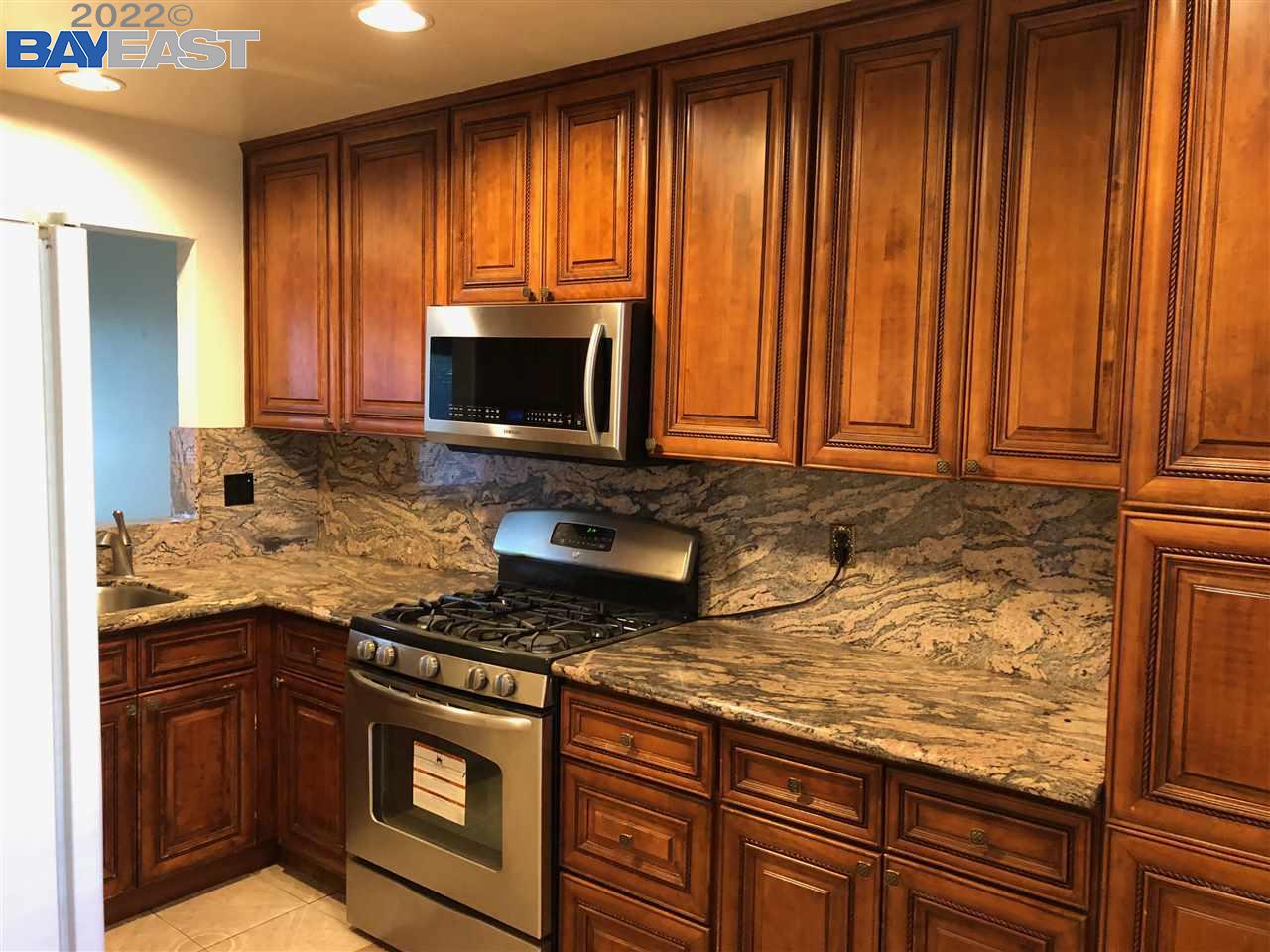 Detail Gallery Image 1 of 1 For 517 Blueberry Ter, San Jose,  CA 95129 - 4 Beds | 2/1 Baths