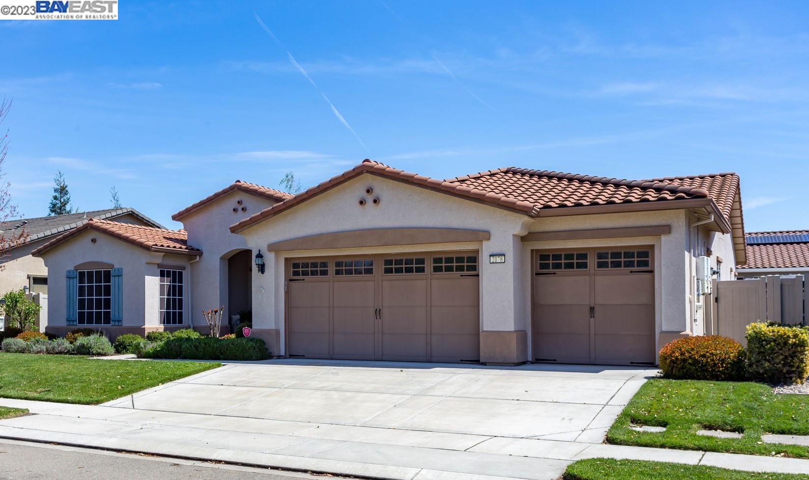 Detail Gallery Image 1 of 1 For 2178 Autumn Knoll Ln, Manteca,  CA 95336 - 3 Beds | 2/1 Baths
