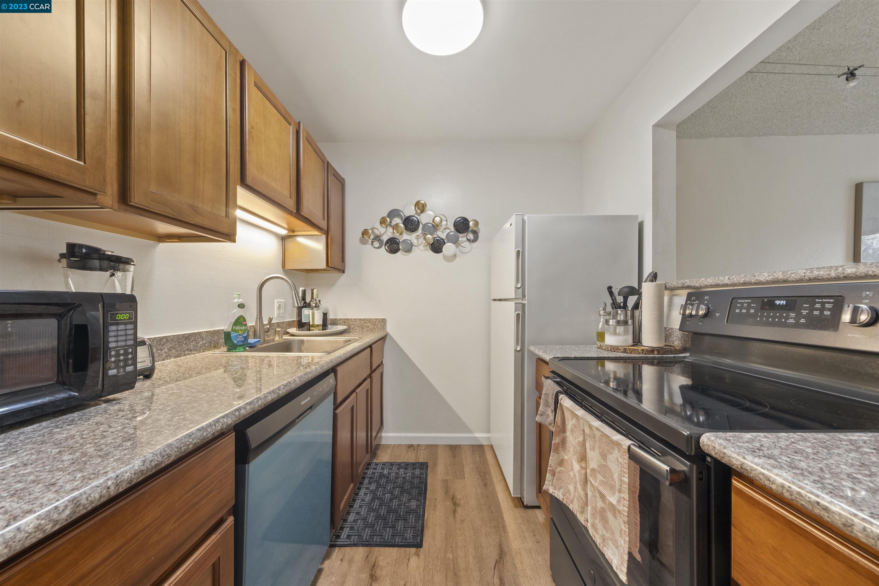 Photo #5: 41016393 Listing 