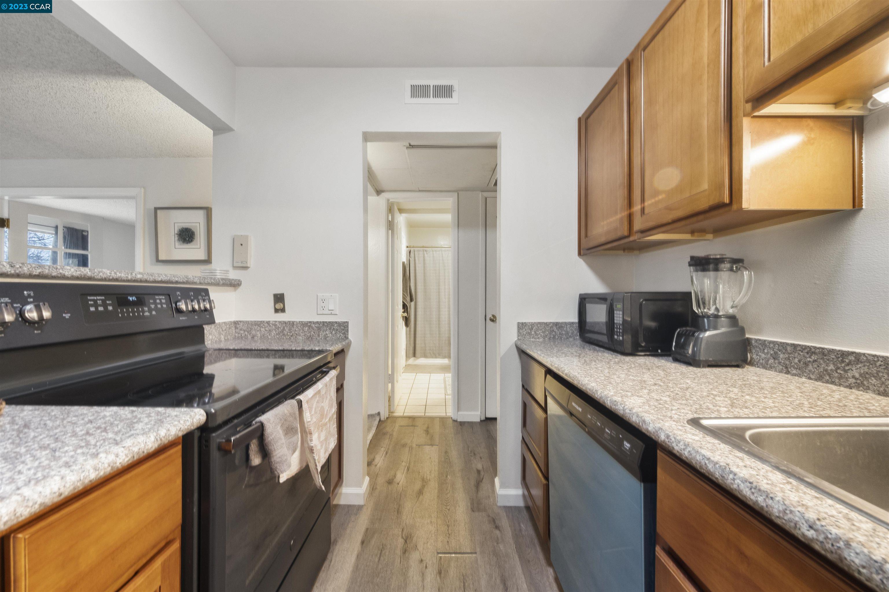 Photo #6: 41016393 Listing 
