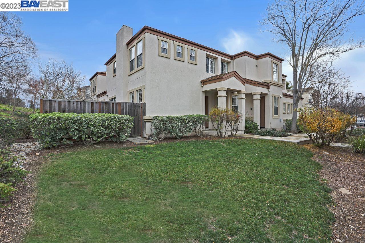 Detail Gallery Image 1 of 1 For 895 Brea Ln, San Jose,  CA 95138 - 3 Beds | 3 Baths