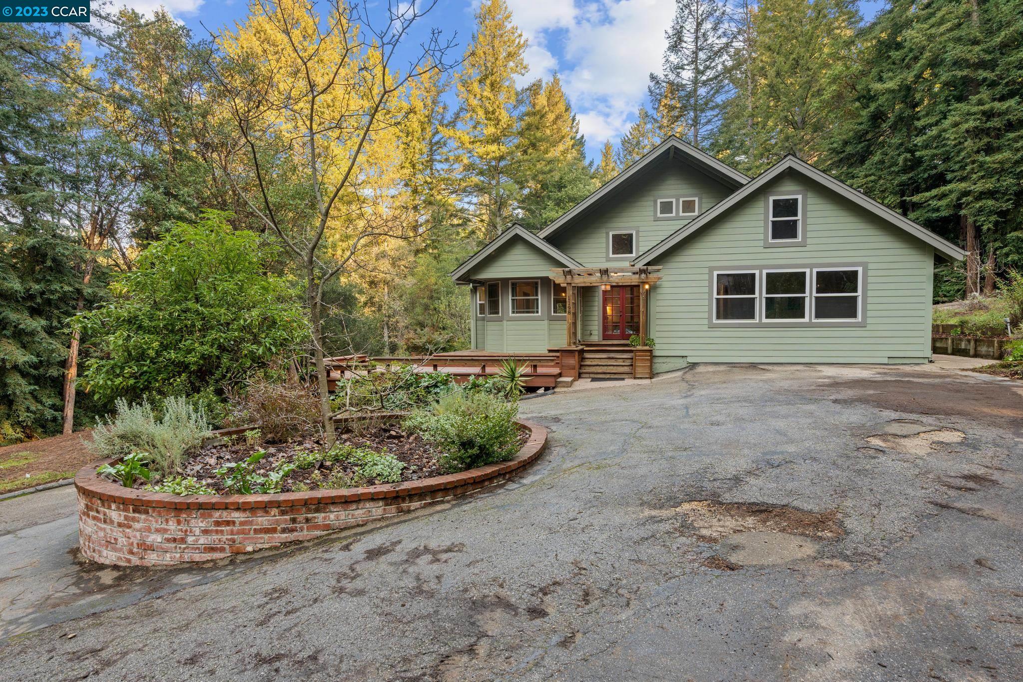 Detail Gallery Image 2 of 30 For 1198 Pine Flat Rd, Santa Cruz,  CA 95060-9752 - 5 Beds | 2/1 Baths